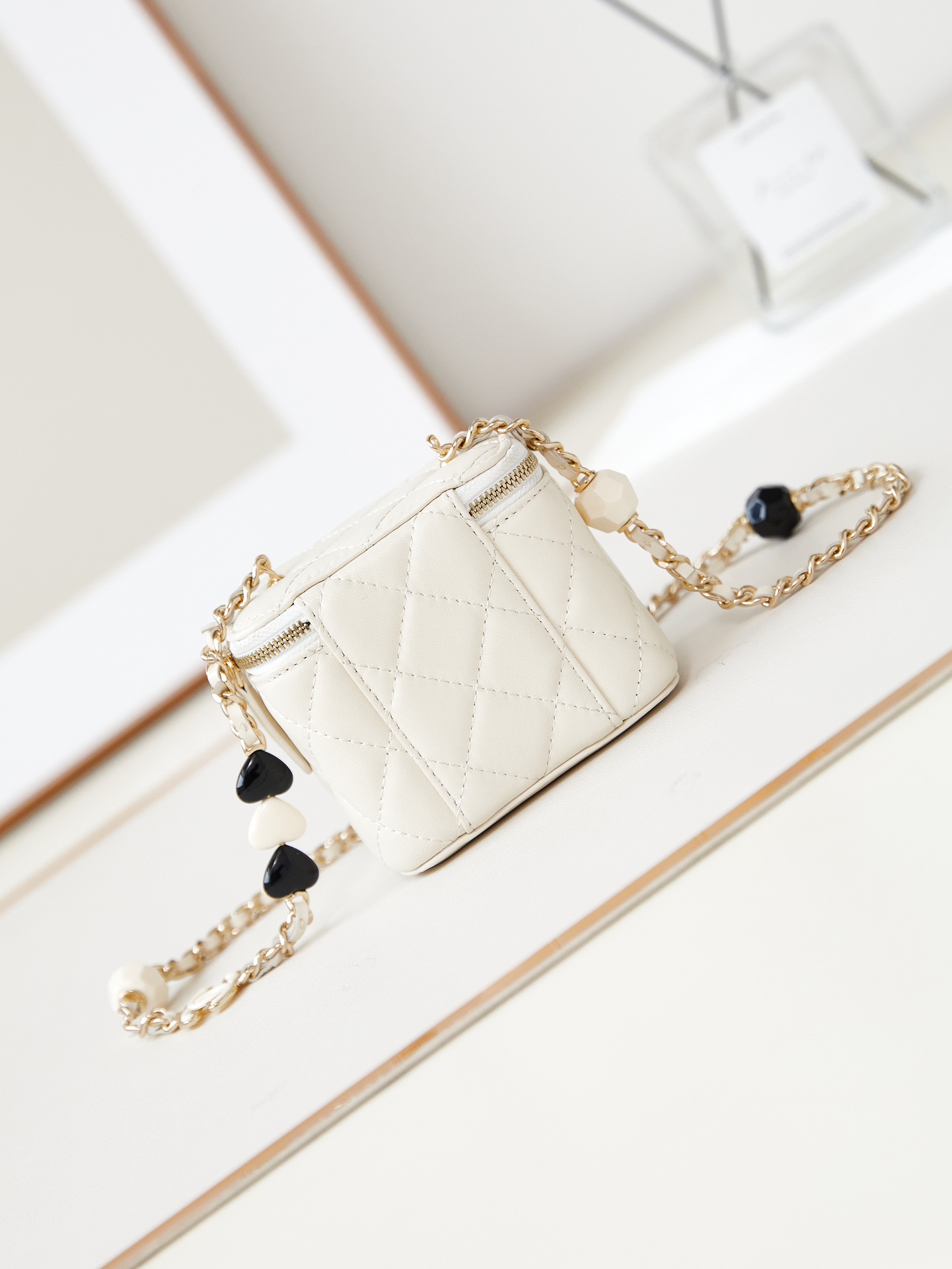 [TOP] CHANEL 23p Enamel Buckle Vanity Case 8.5*11*7cm - 5 Colour