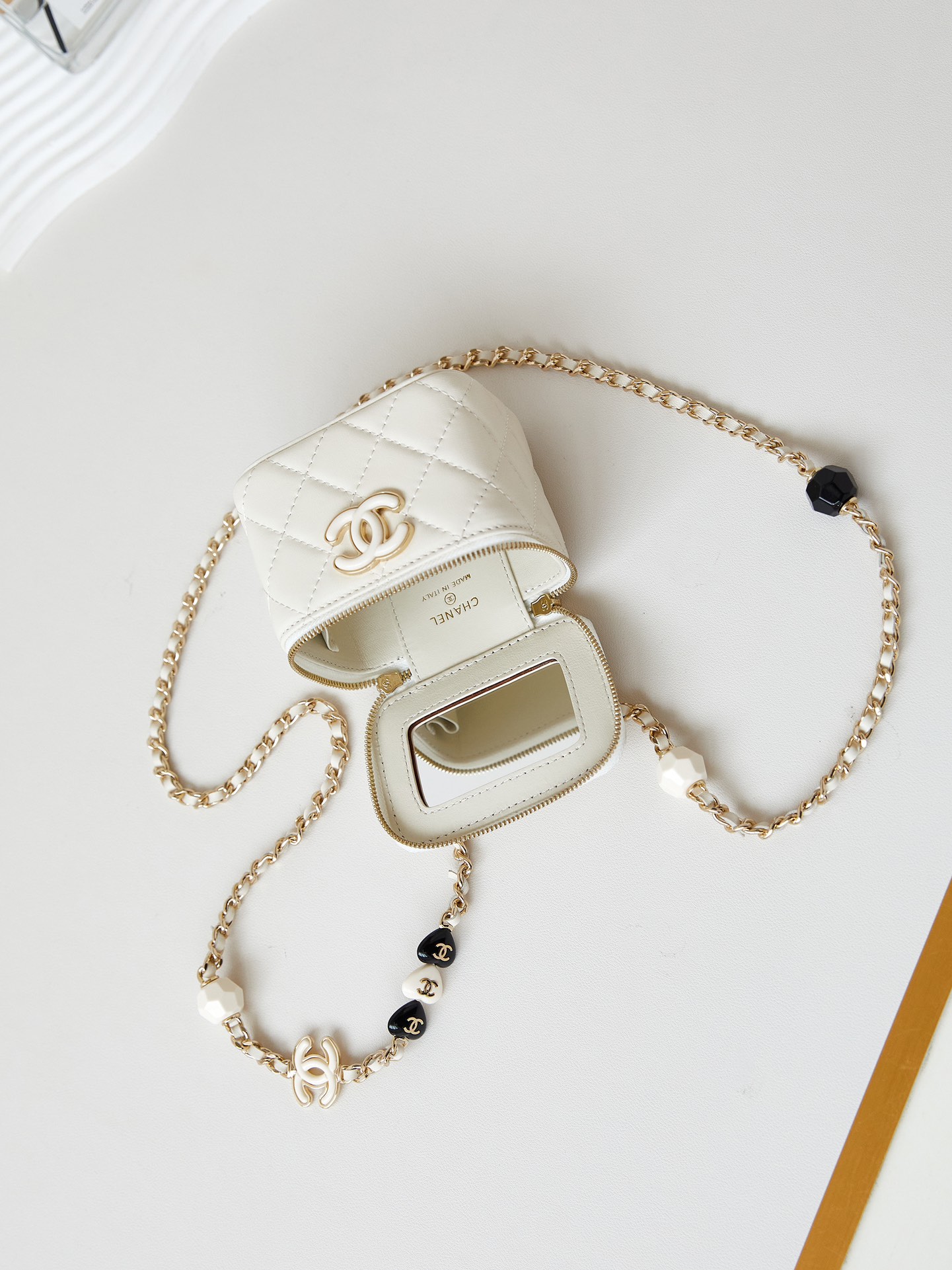 [TOP] CHANEL 23p Enamel Buckle Vanity Case 8.5*11*7cm - 5 Colour