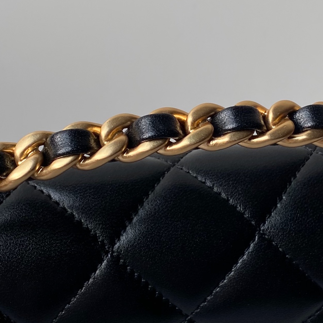 [TOP] CHANEL 24S Lambskin Handbag 18cm - Black&GHW