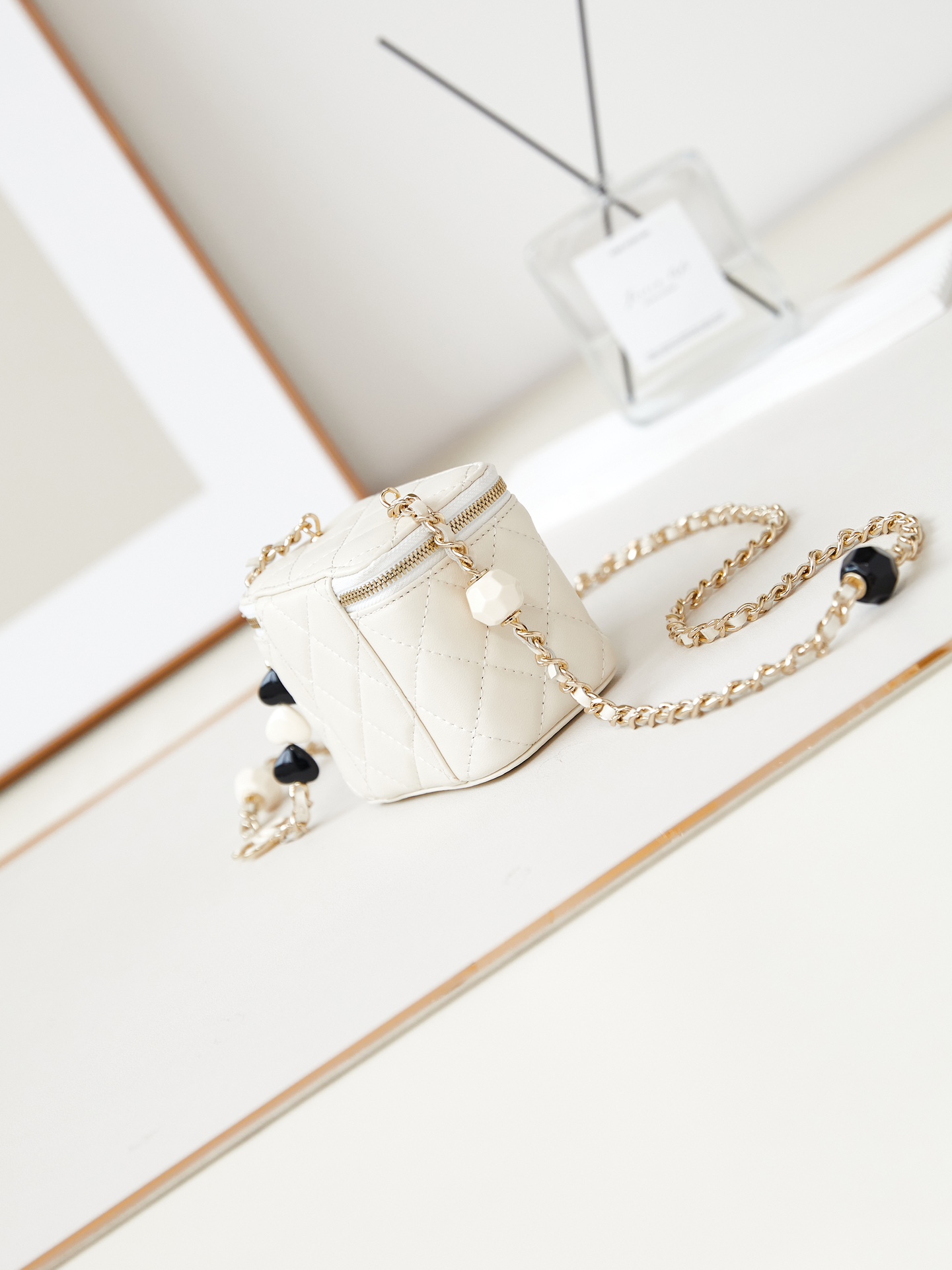 [TOP] CHANEL 23p Enamel Buckle Vanity Case 8.5*11*7cm - 5 Colour