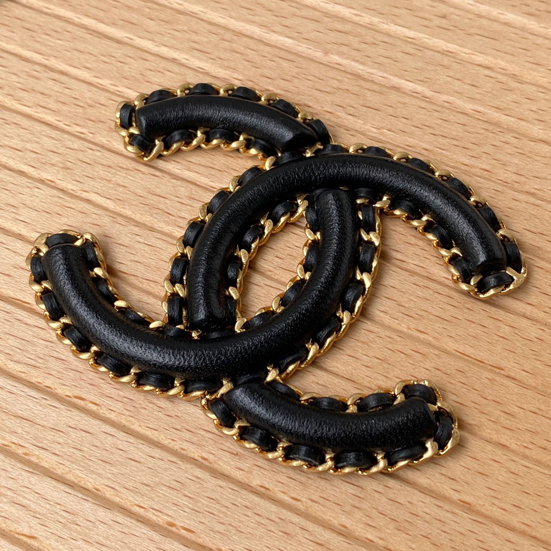 [TOP] CHANEL Limited Edition Wooden Box Bag 17×21cm - Beige