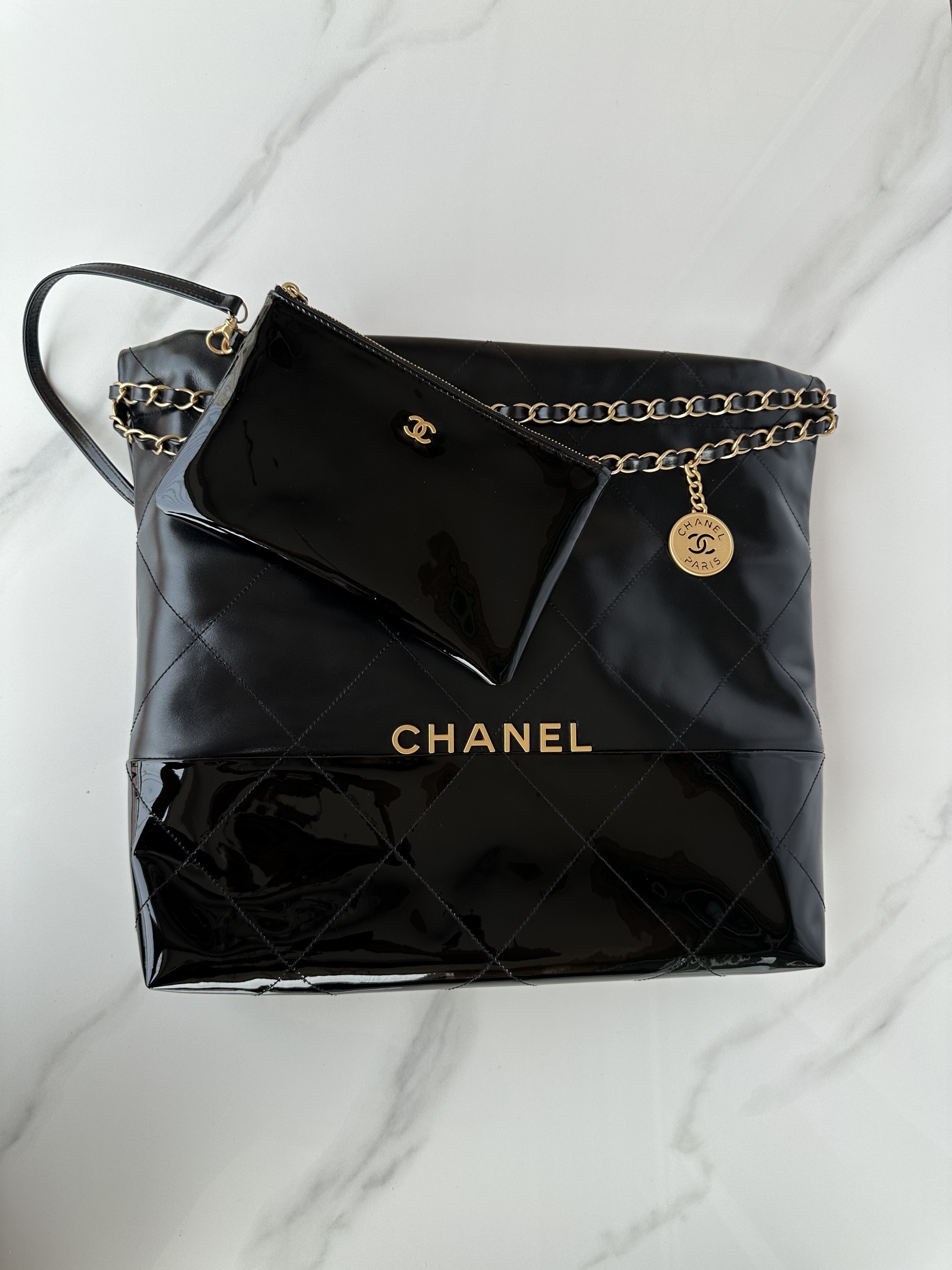 [TOP] CHANEL Lambskin Paired With Patent Leather 22 Bags 19x20x6cm/35x37x7cm/39x42x8cm - Black&GWH