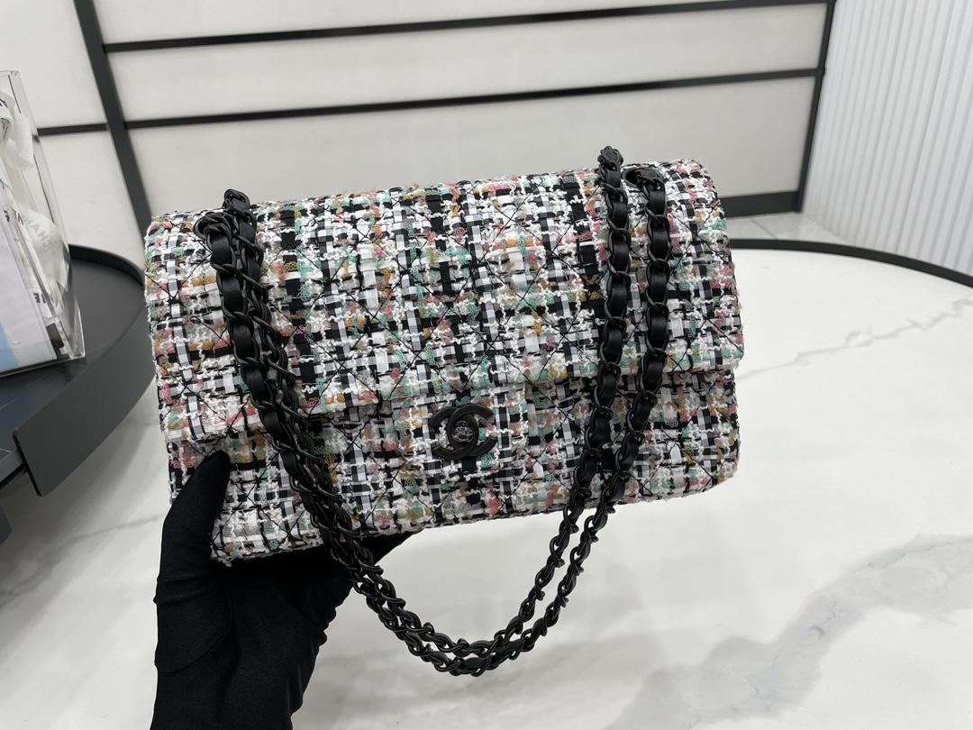 [TOP] CHANEL Classic Flap Bags - 20cm/25cm