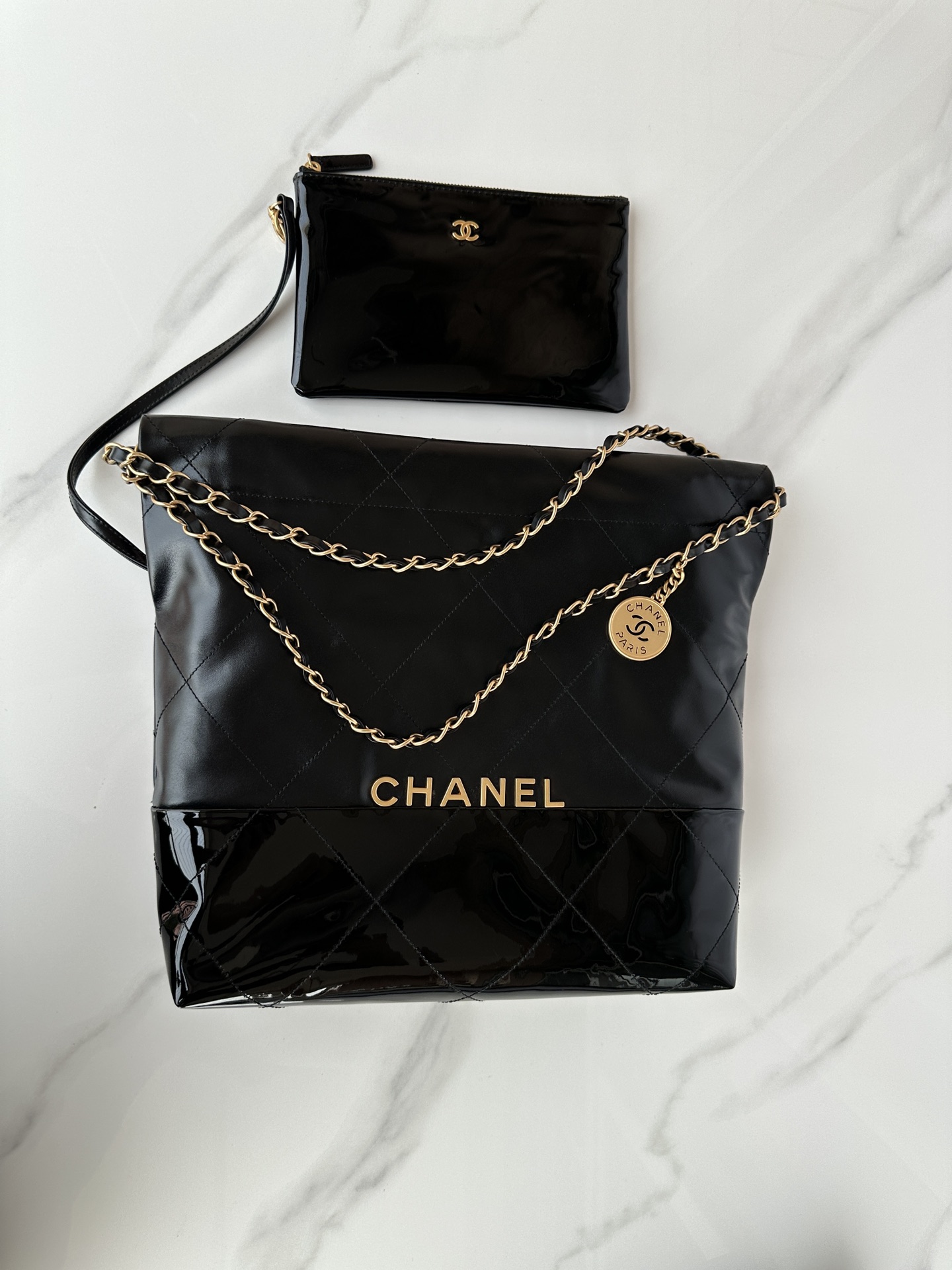 [TOP] CHANEL Lambskin Paired With Patent Leather 22 Bags 19x20x6cm/35x37x7cm/39x42x8cm - Black&GWH