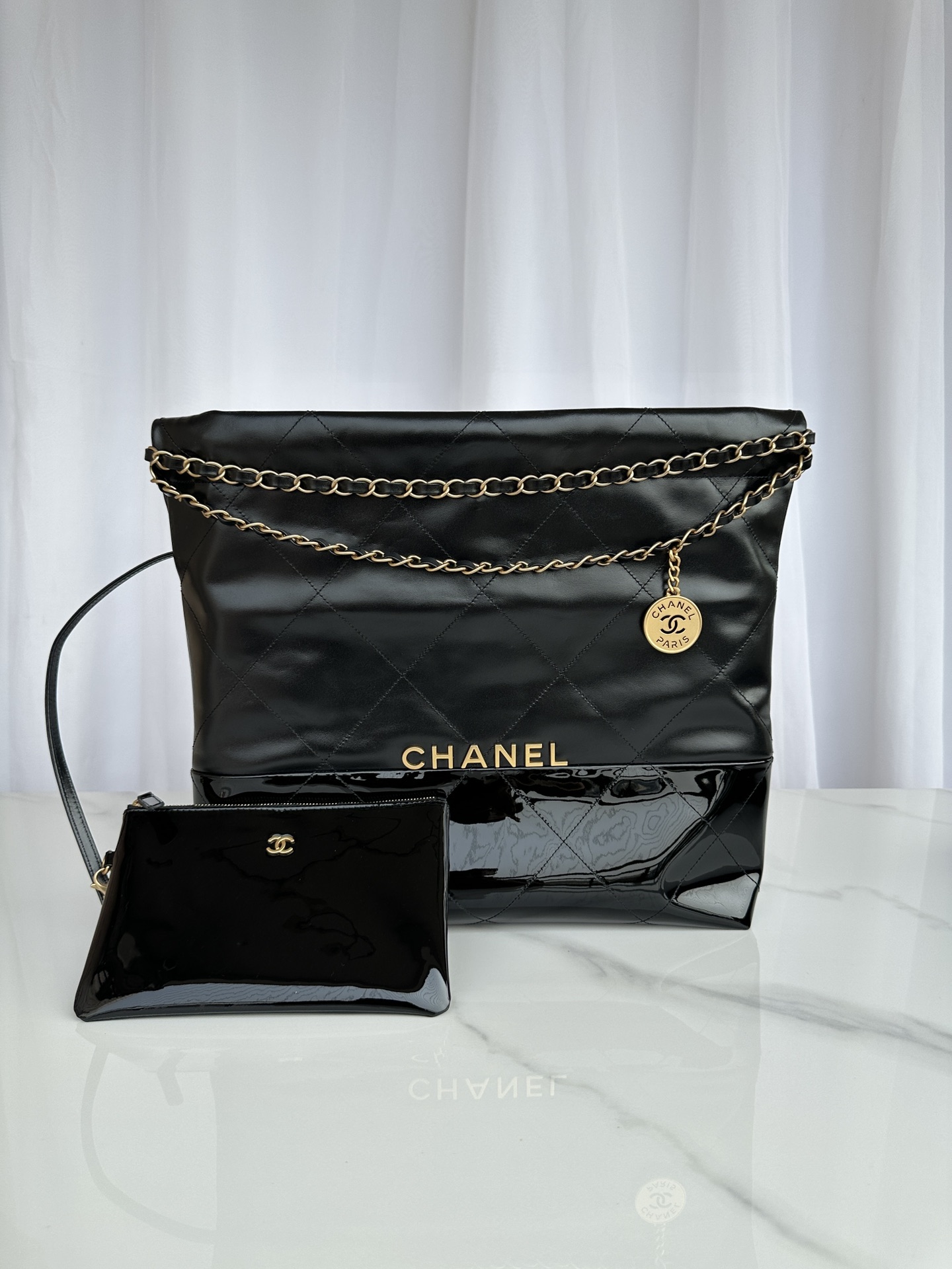 [TOP] CHANEL Lambskin Paired With Patent Leather 22 Bags 19x20x6cm/35x37x7cm/39x42x8cm - Black&GWH