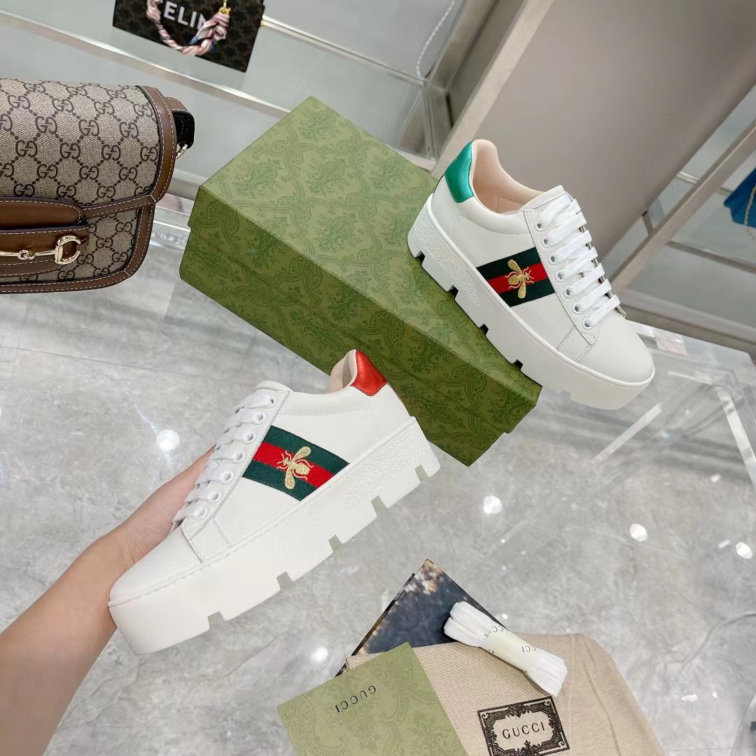 [TOP] GUCCI Sneakers with Bee Pattern - White