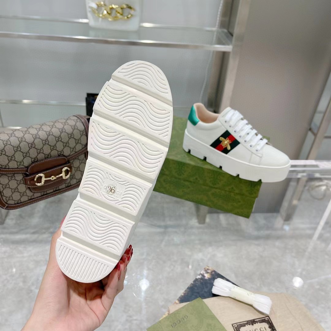 [TOP] GUCCI Sneakers with Bee Pattern - White
