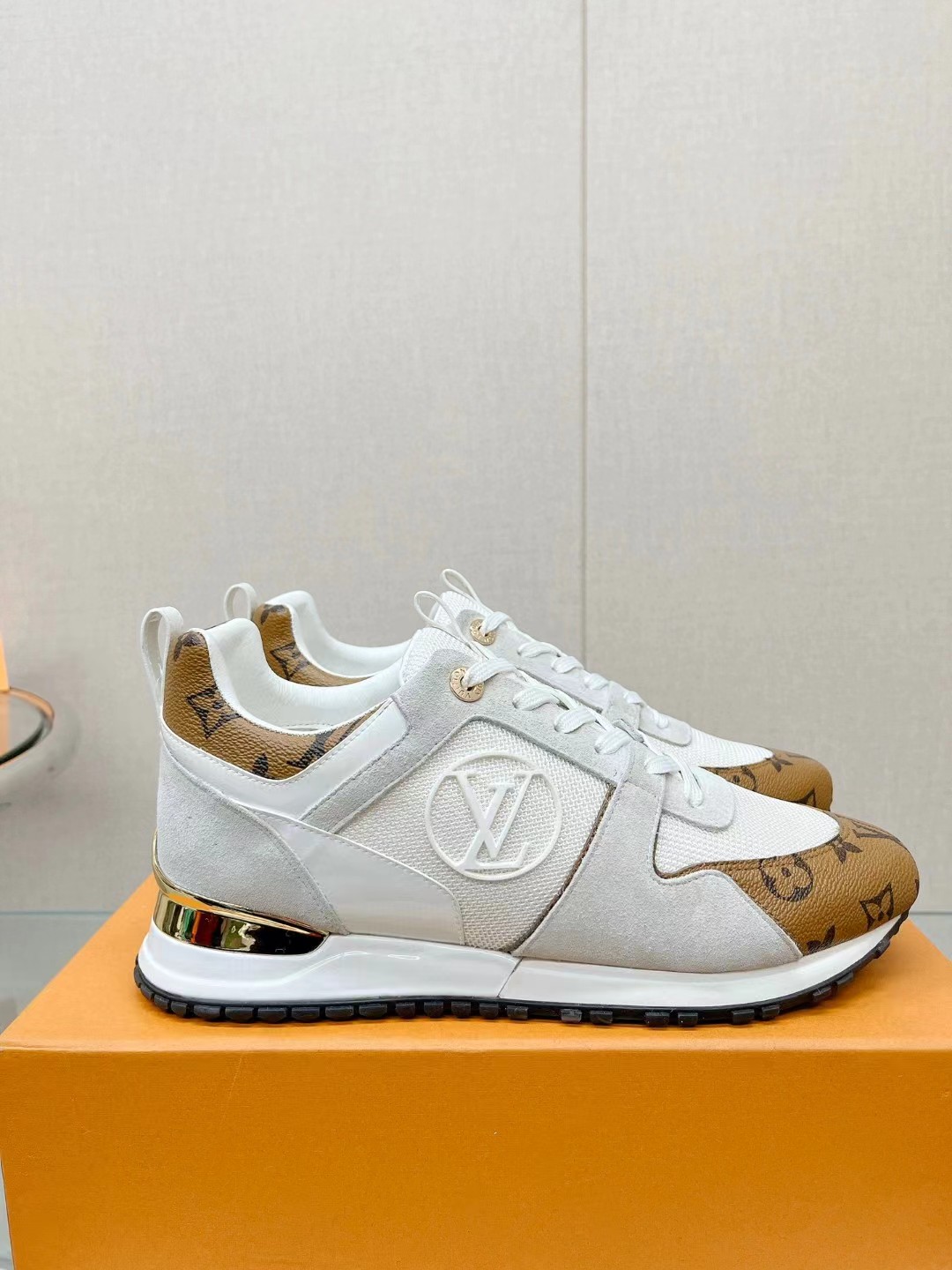 [TOP] Louis Vuitton LV L*V Runaway Sneakers - 24 Colors
