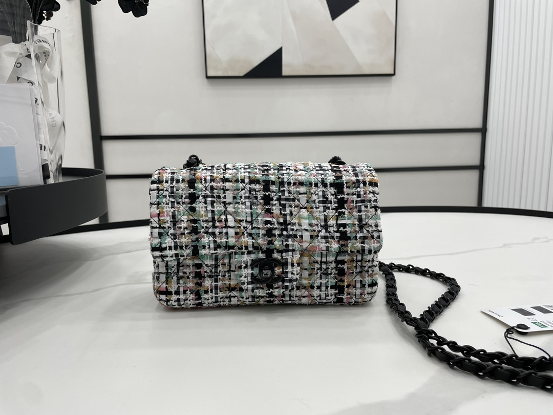 [TOP] CHANEL Classic Flap Bags - 20cm/25cm