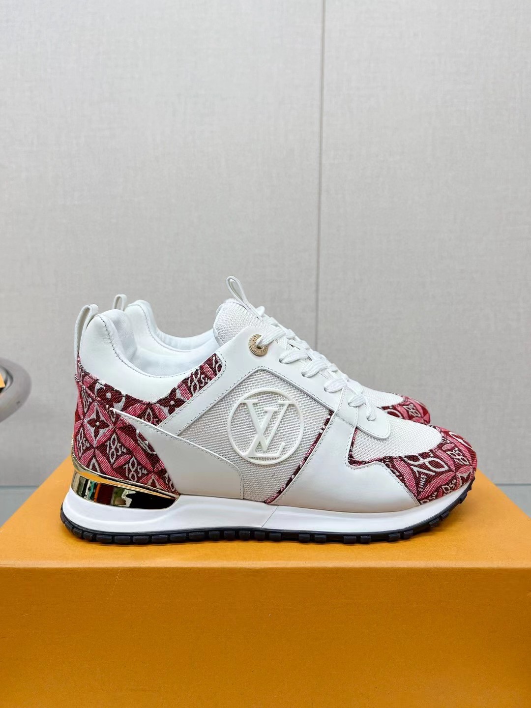 [TOP] Louis Vuitton LV L*V Runaway Sneakers - 24 Colors
