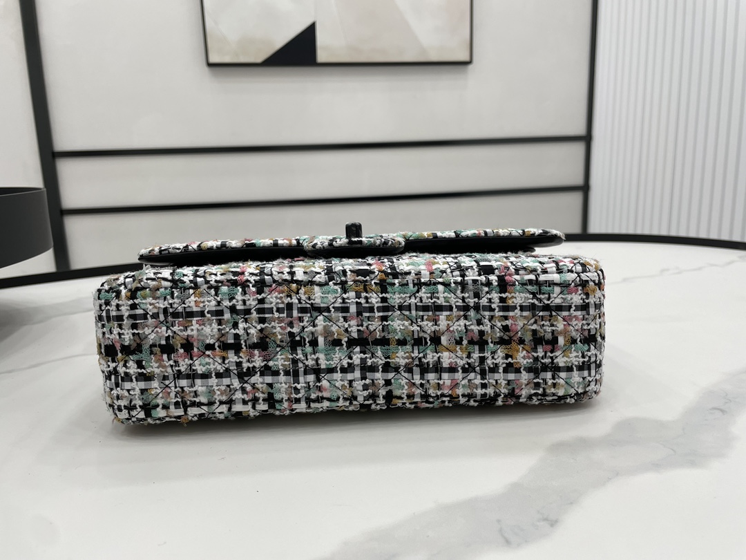 [TOP] CHANEL Classic Flap Bags - 20cm/25cm