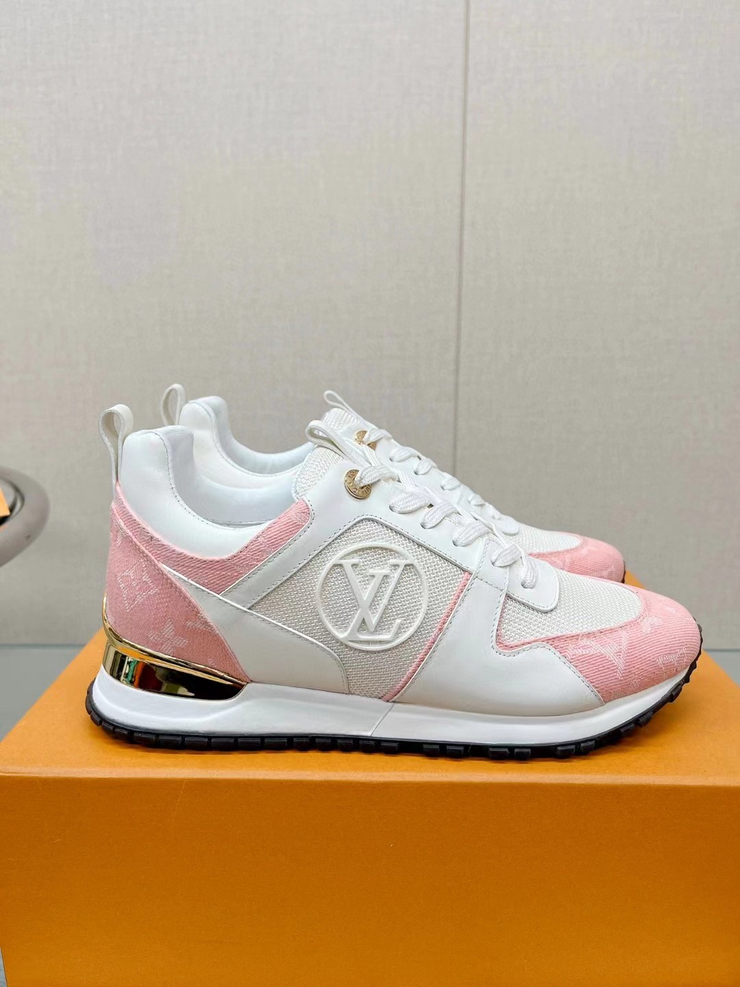 [TOP] Louis Vuitton LV L*V Runaway Sneakers - 24 Colors