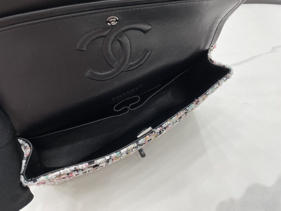 [TOP] CHANEL Classic Flap Bags - 20cm/25cm