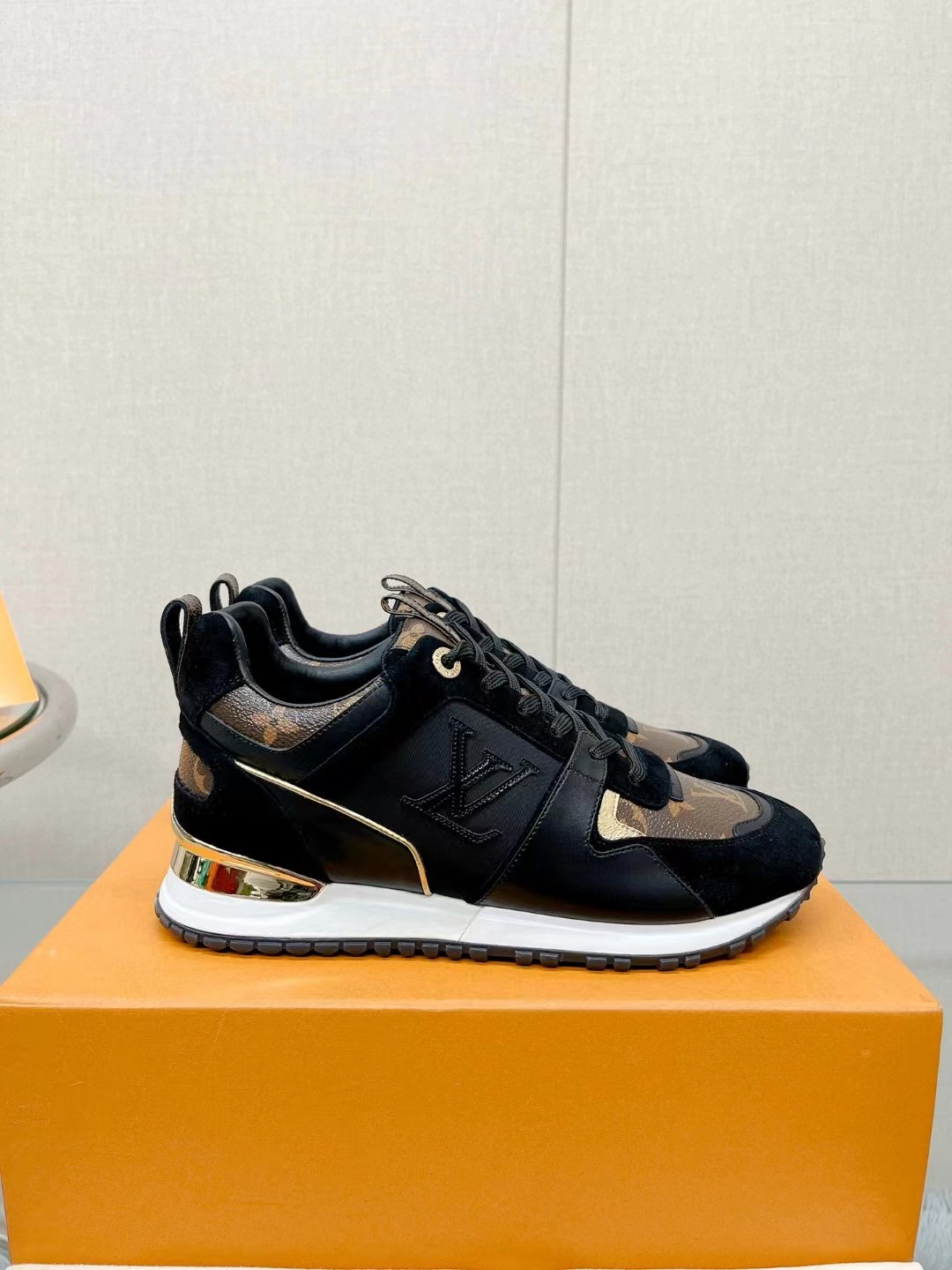 [TOP] Louis Vuitton LV L*V Runaway Sneakers - 24 Colors