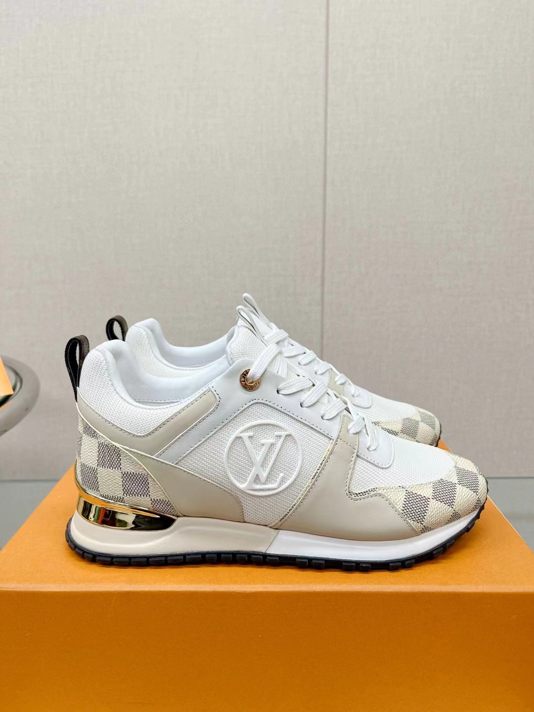 [TOP] Louis Vuitton LV L*V Runaway Sneakers - 24 Colors