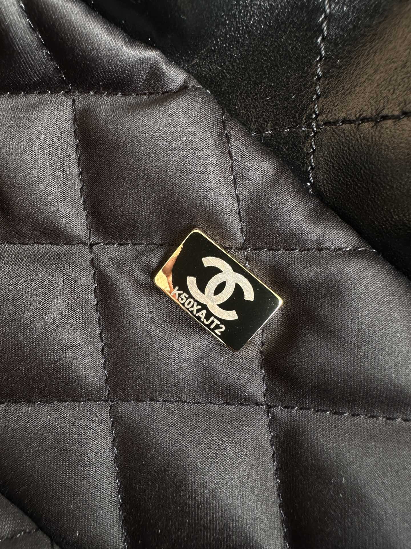 [TOP] CHANEL Lambskin Paired With Patent Leather 22 Bags 19x20x6cm/35x37x7cm/39x42x8cm - Black&GWH