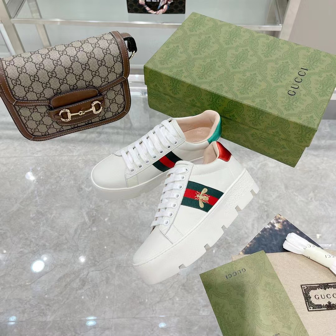 [TOP] GUCCI Sneakers with Bee Pattern - White