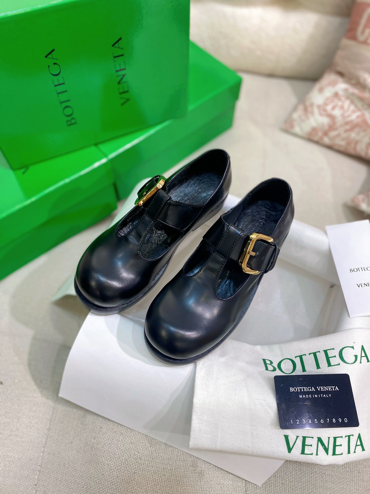 [TOP] Bottega Veneta BV Calfskin Thick Soled Flat Sole Single Shoes - 2 Colour