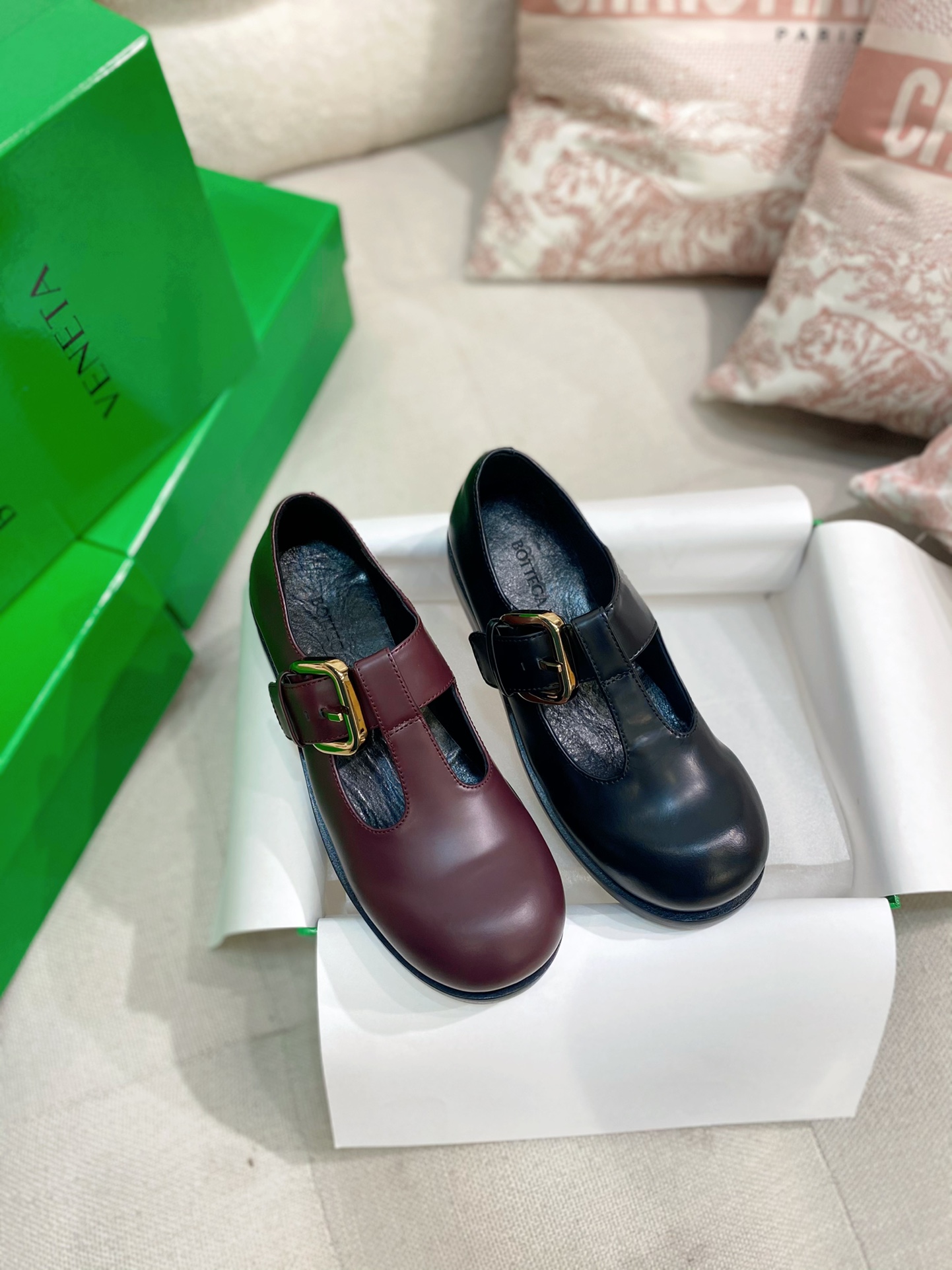 [TOP] Bottega Veneta BV Calfskin Thick Soled Flat Sole Single Shoes - 2 Colour