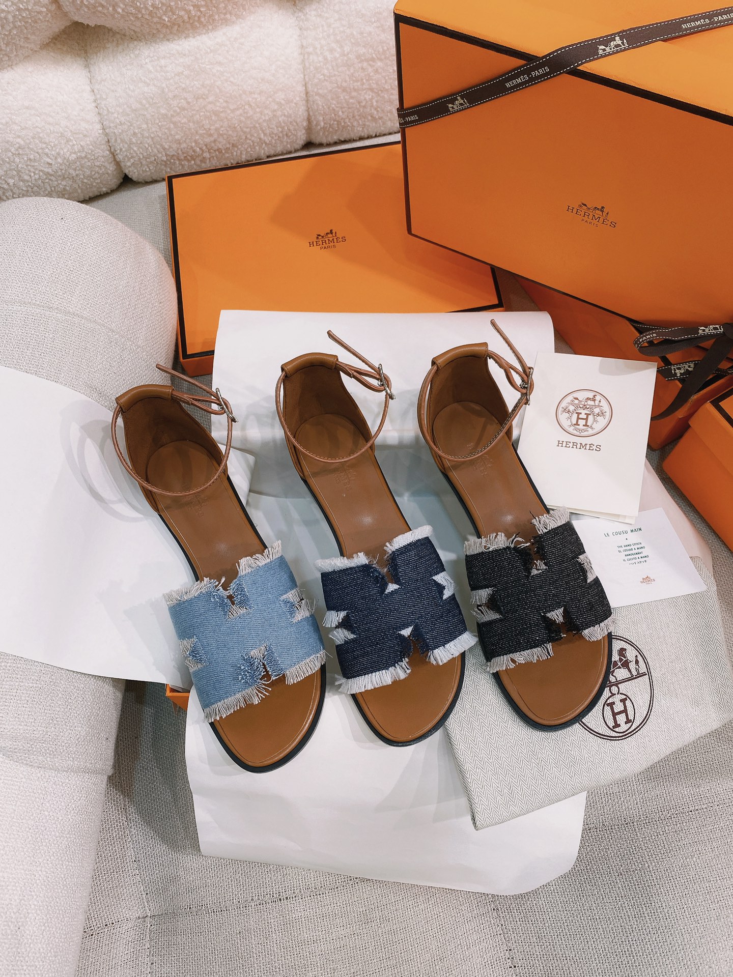 [TOP]HERMES Calfskinr H-Shaped Flat Sandals - 3 Colors