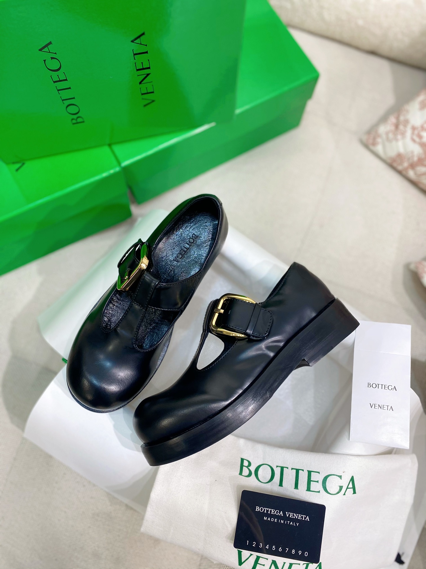 [TOP] Bottega Veneta BV Calfskin Thick Soled Flat Sole Single Shoes - 2 Colour