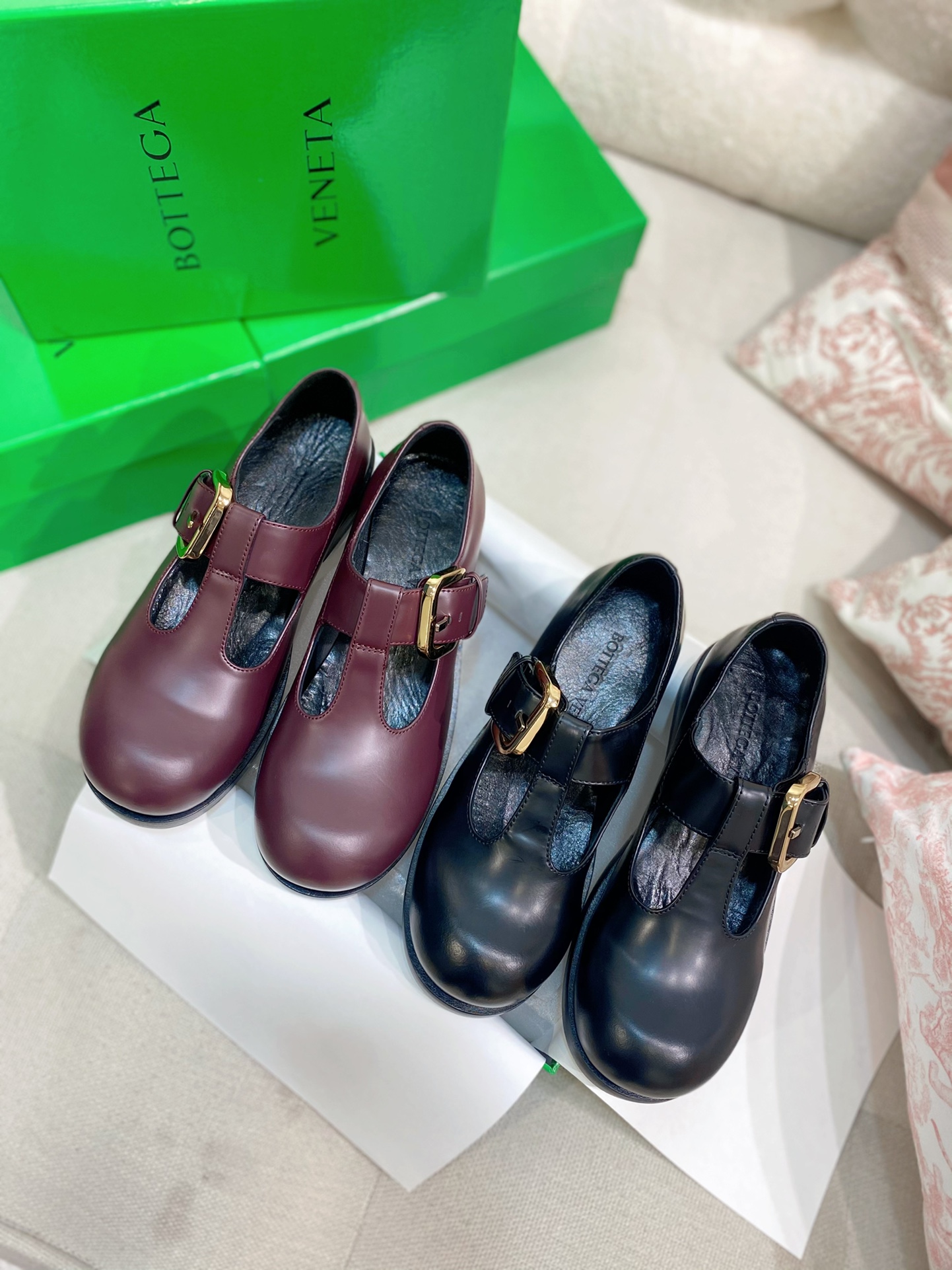 [TOP] Bottega Veneta BV Calfskin Thick Soled Flat Sole Single Shoes - 2 Colour