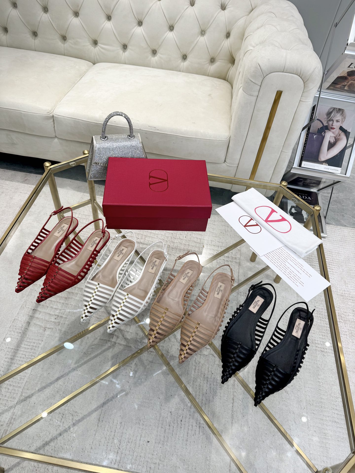 [TOP] VALENTINO Lambskin Flat Shoes - 4 Colors