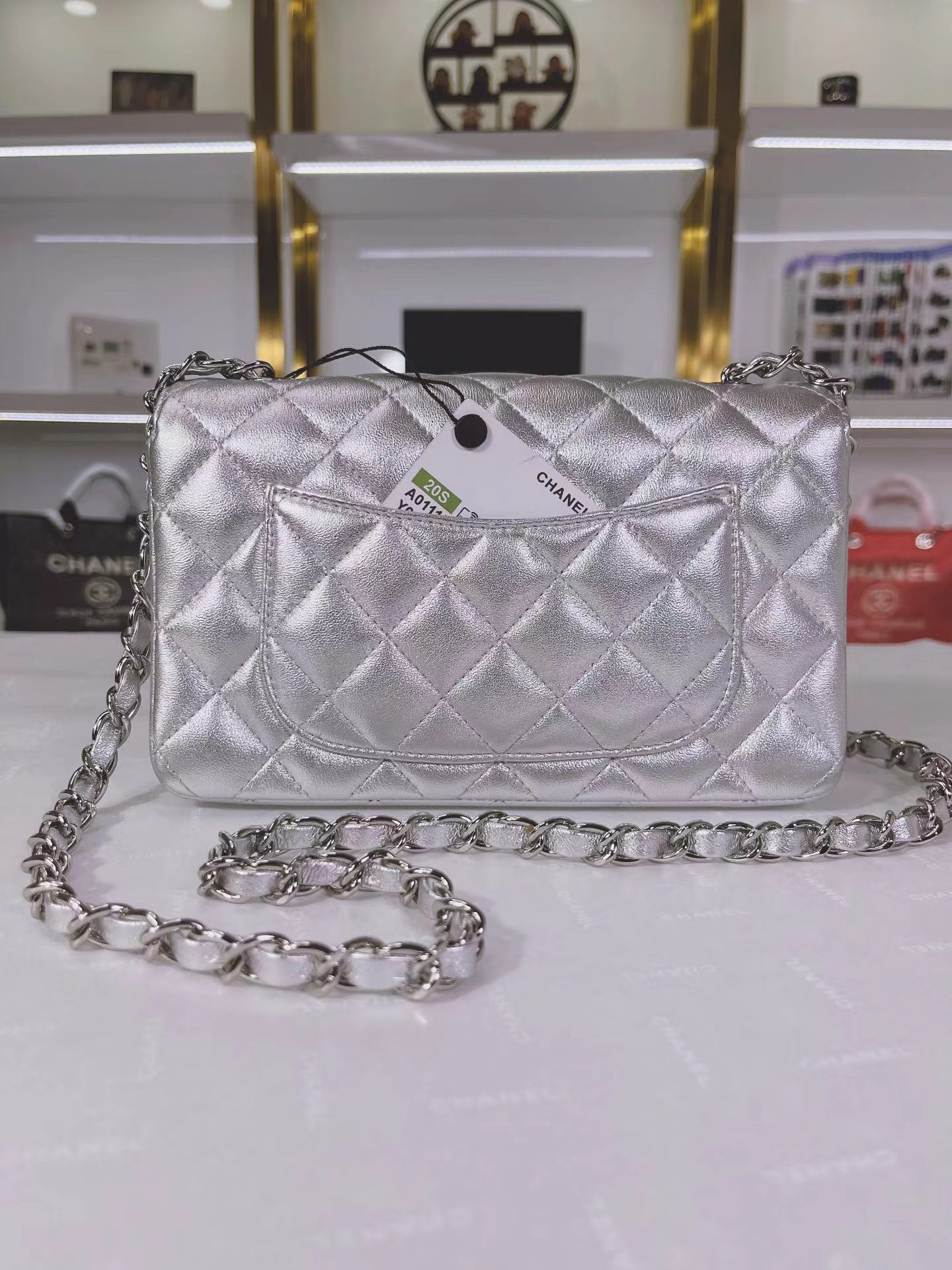 [TOP] CHANEL Classic Flap Bag 20cm - Silver