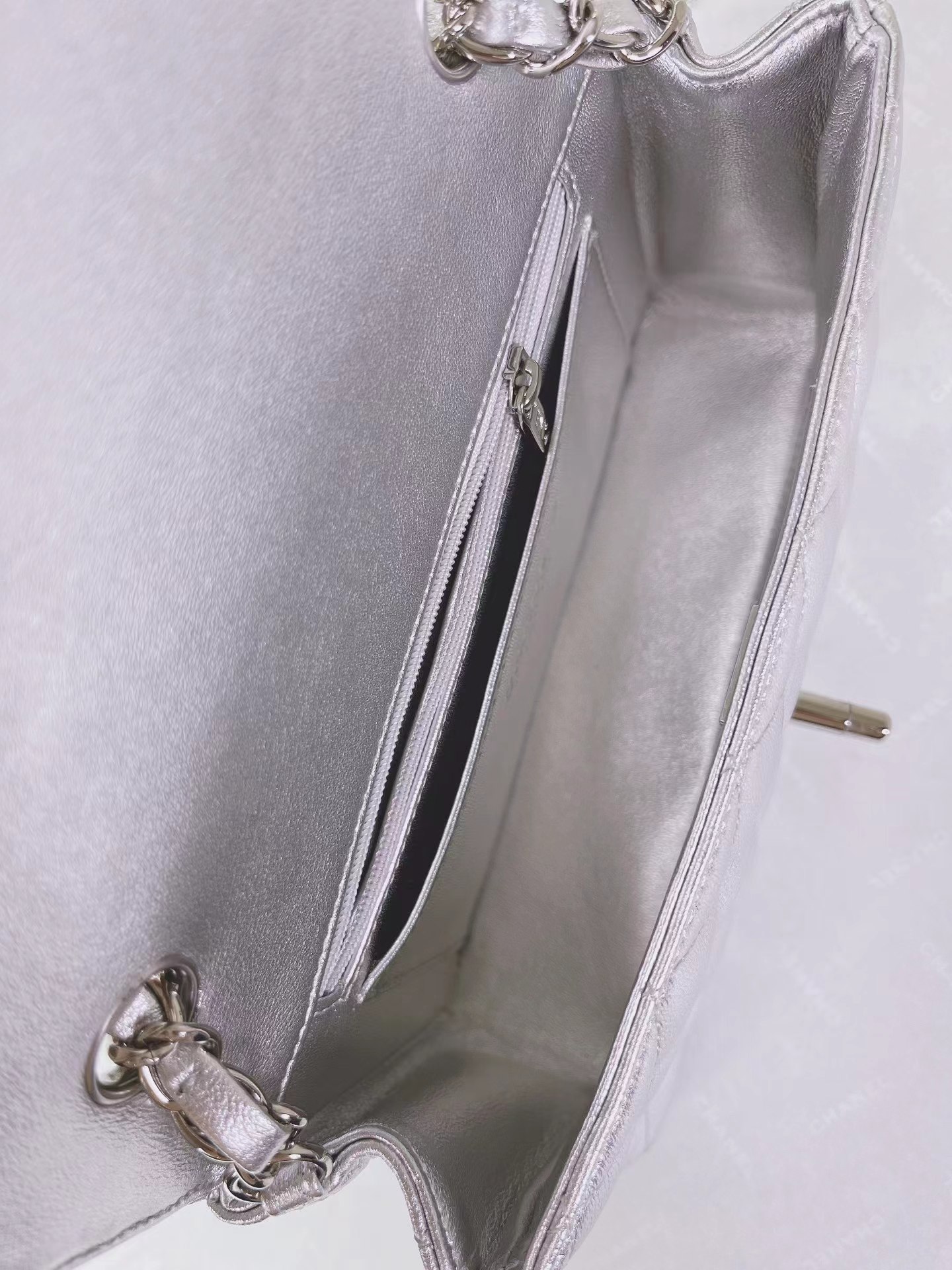 [TOP] CHANEL Classic Flap Bag 20cm - Silver