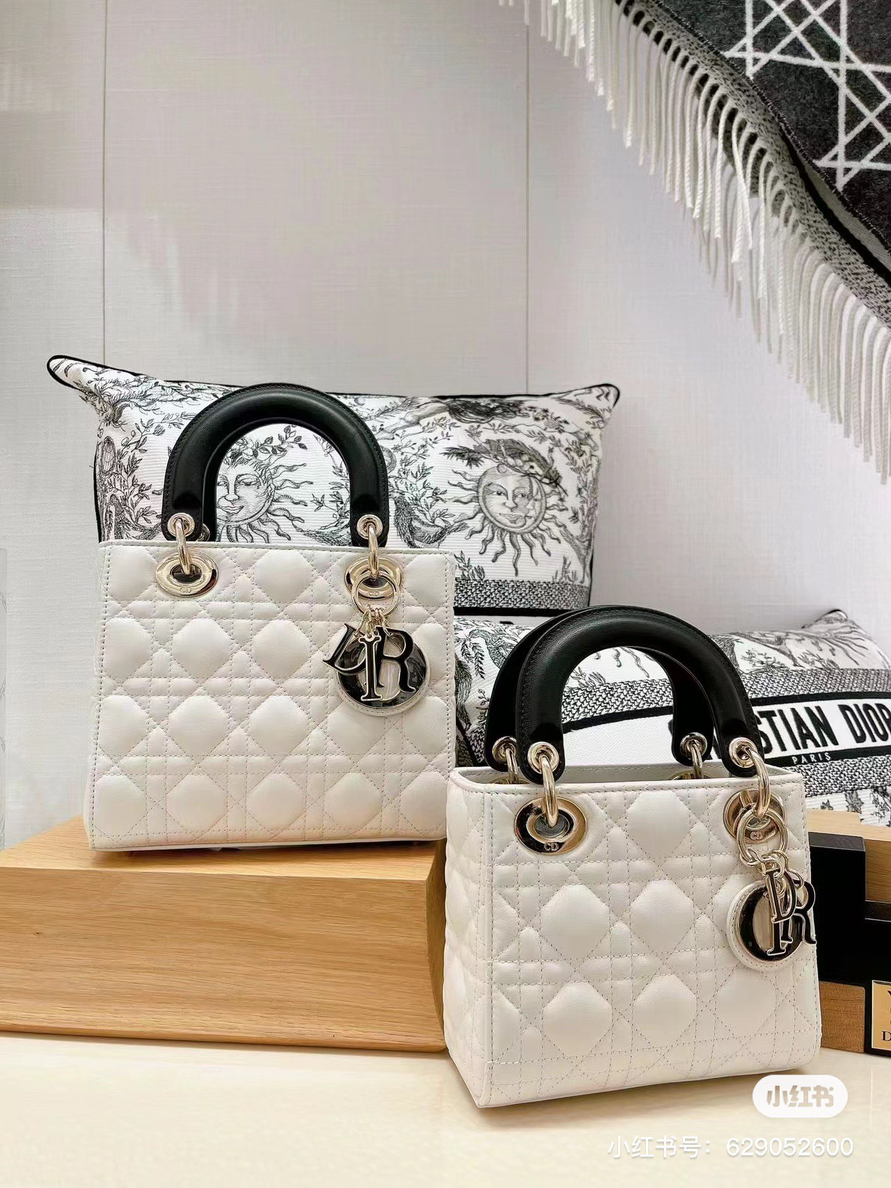 [TOP] Christian Dior Lambskin Lady Dior Bags 17 x 7.5x 14cm/20×16.5×8cm - Black Paired With White