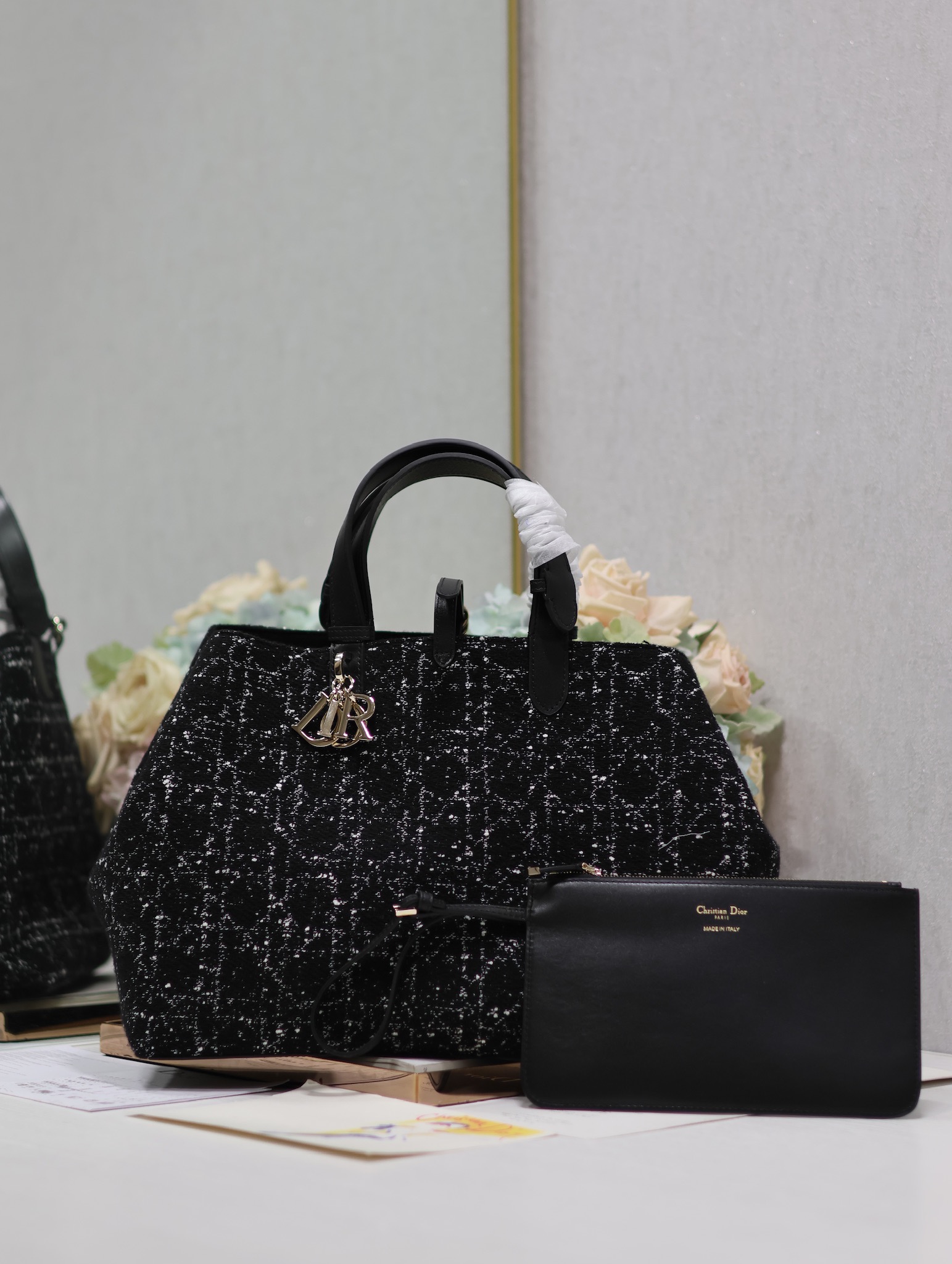 [TOP] Christian Dior Calfskin Paired With Coarse Patterned Canvas Toujours Handbag - Black - CD Lock Letter D Knob