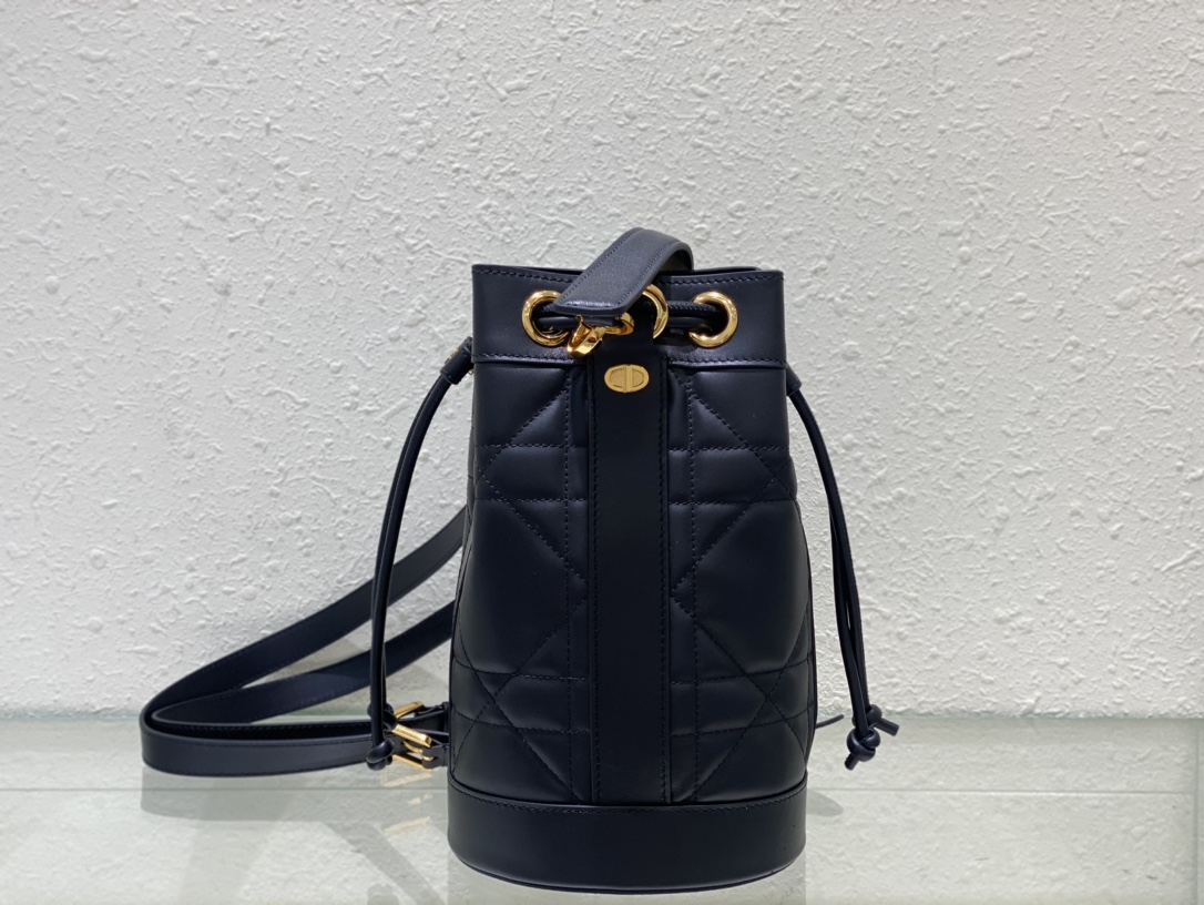 [TOP] Christian Dior Soft Calfskin Leather Bag 15 x 25cm - Black&GHW