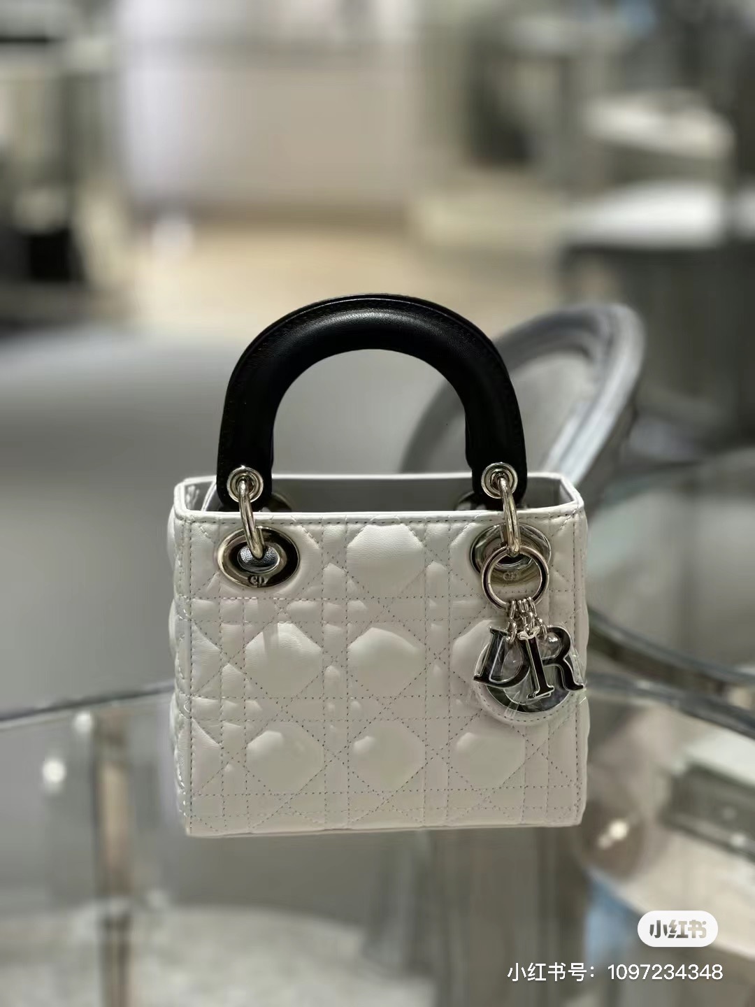 [TOP] Christian Dior Lambskin Lady Dior Bags 17 x 7.5x 14cm/20×16.5×8cm - Black Paired With White