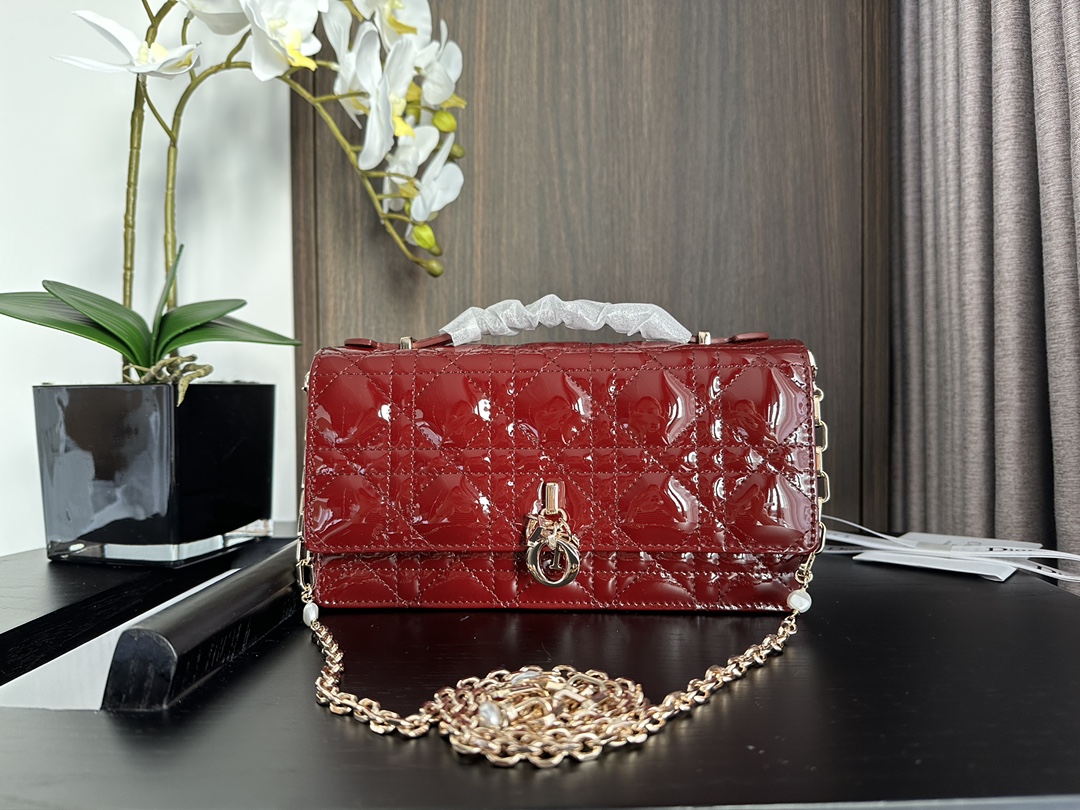 [TOP] Christian Dior Patent Leather Lady Pearl Handbag 21x11.5x4.5cm - Red&GHW