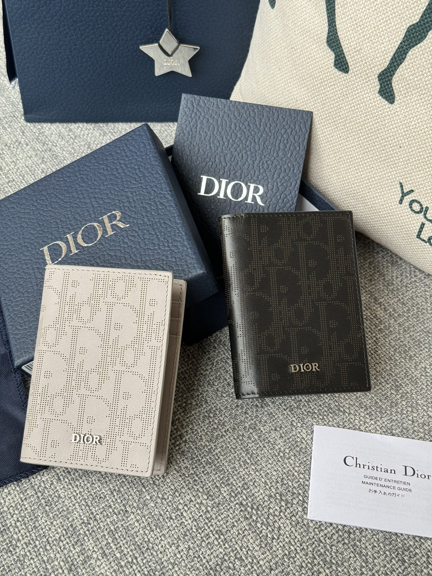 [TOP] Christian Dior Men's Calfskin Double Fold Clip 8.2x11.2cm - 2 Colors