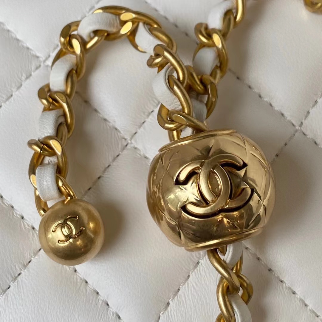 [TOP] CHANEL Vanity Case Top Bag with Gold Ball 17x9.5x8cm - White