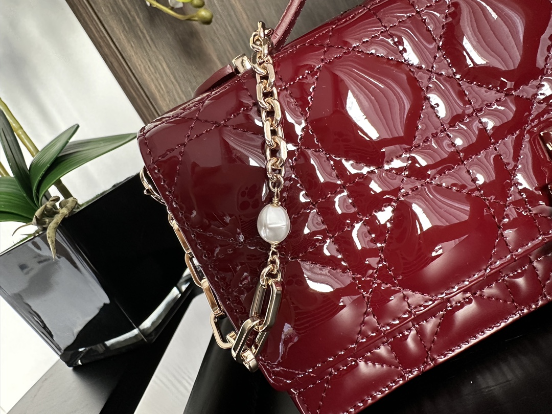 [TOP] Christian Dior Patent Leather Lady Pearl Handbag 21x11.5x4.5cm - Red&GHW