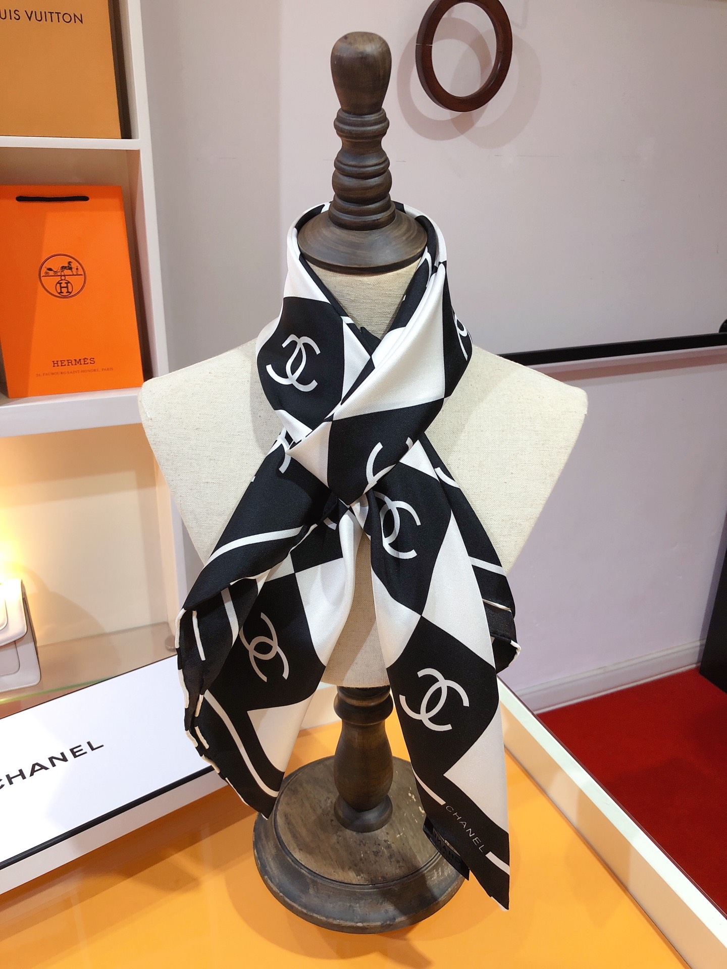 [TOP] CHANEL Checkerboard Silk Scarf 90 x 90 cm