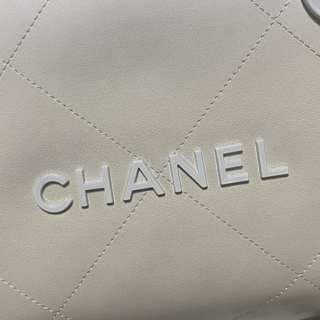 [TOP] CHANEL Gradient Shiny 22 Bags 19x20x6cm/35x37x7cm - White