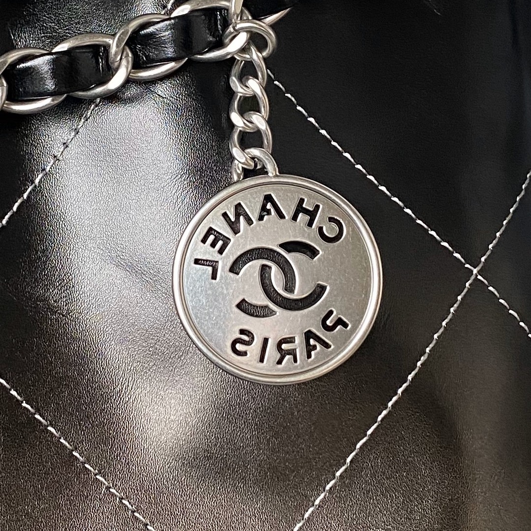 [TOP] CHANEL Gradient Shiny 22 Bags 35x37x7cm/39×42×8cm - Black Paired With Silver&SHW