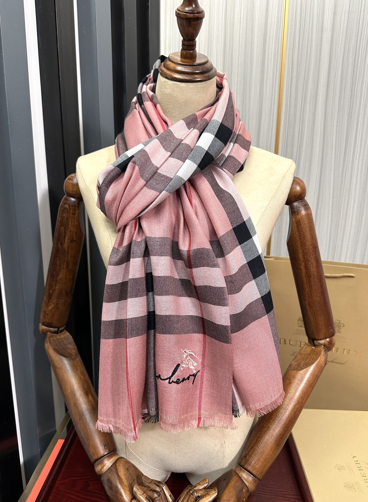 [TOP] BURBERRY Plaid Scarf 70x200 cm - 2 Color