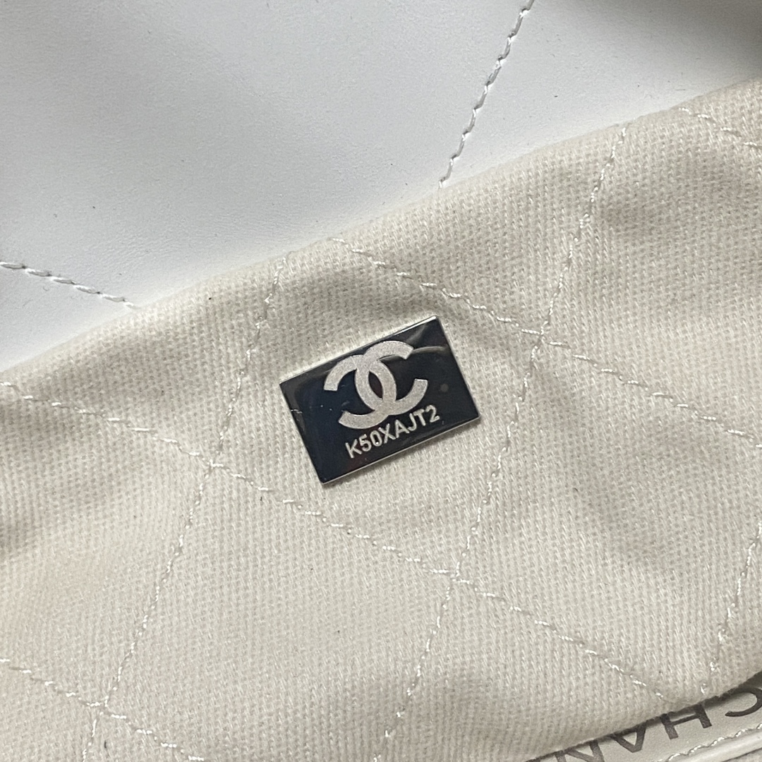 [TOP] CHANEL Gradient Shiny 22 Bags 19x20x6cm/35x37x7cm - White