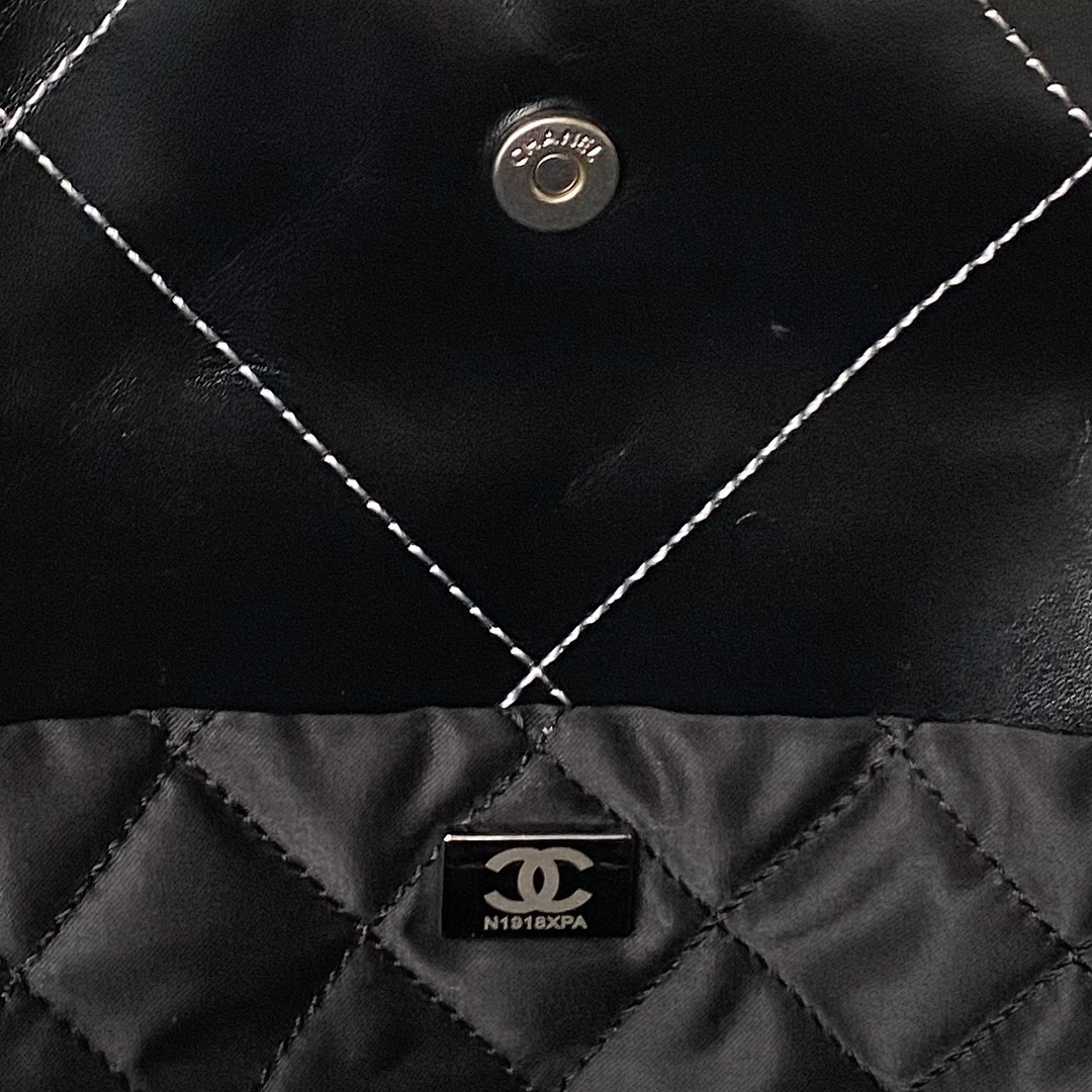 [TOP] CHANEL Gradient Shiny 22 Bags 35x37x7cm/39×42×8cm - Black Paired With Silver&SHW