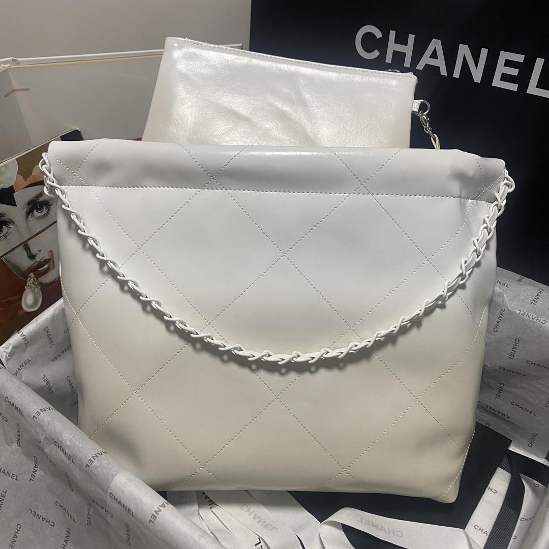 [TOP] CHANEL Gradient Shiny 22 Bags 19x20x6cm/35x37x7cm - White