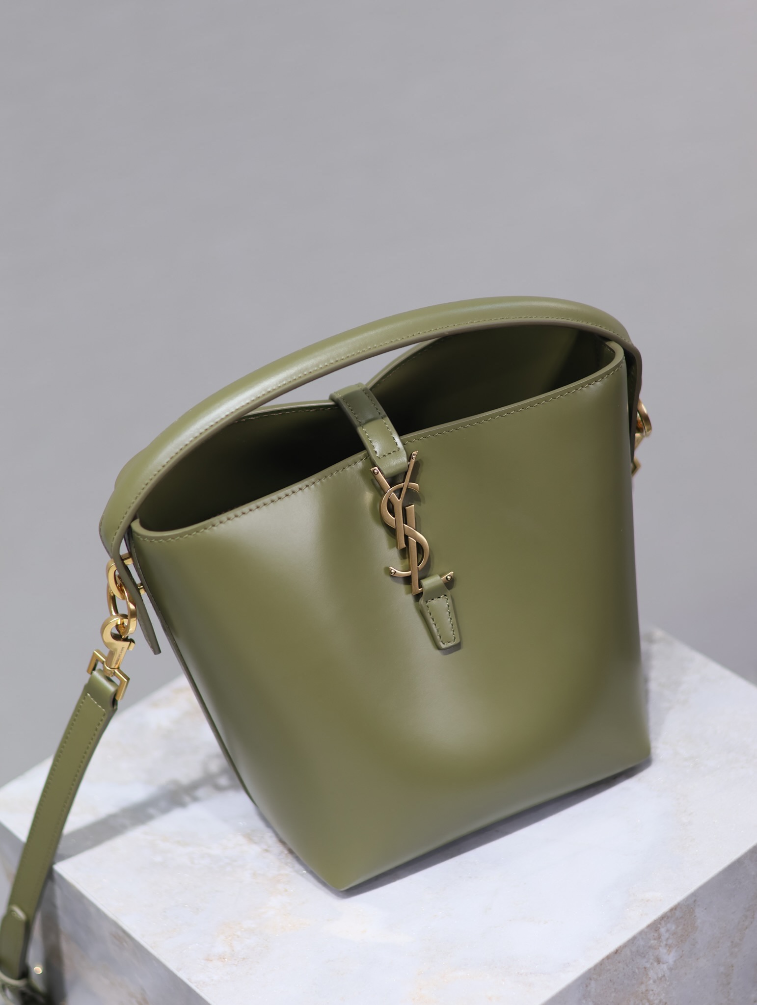[TOP] Yves Saint Laurent YSL Smooth Calfskin Le 5A7  Bags - 2 Sizes - Military Green&GHW