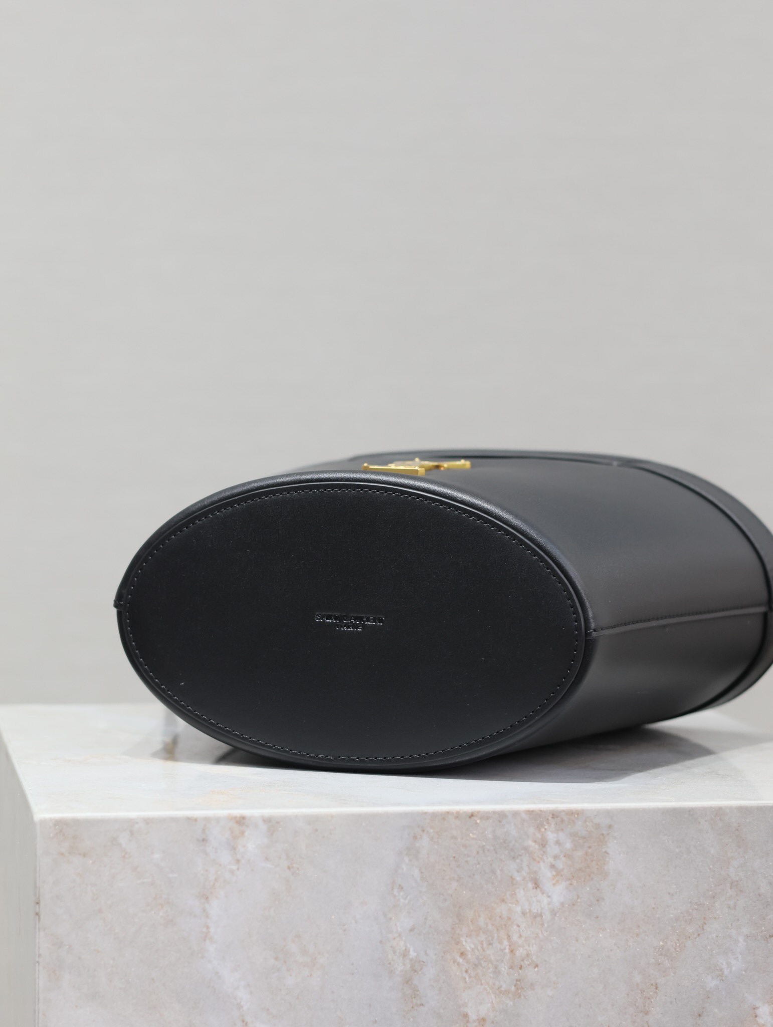 [TOP] Yves Saint Laurent YSL New Tote Fan-Shaped Vegetable Basket Bag 30X20X10.5cm - Black&GHW