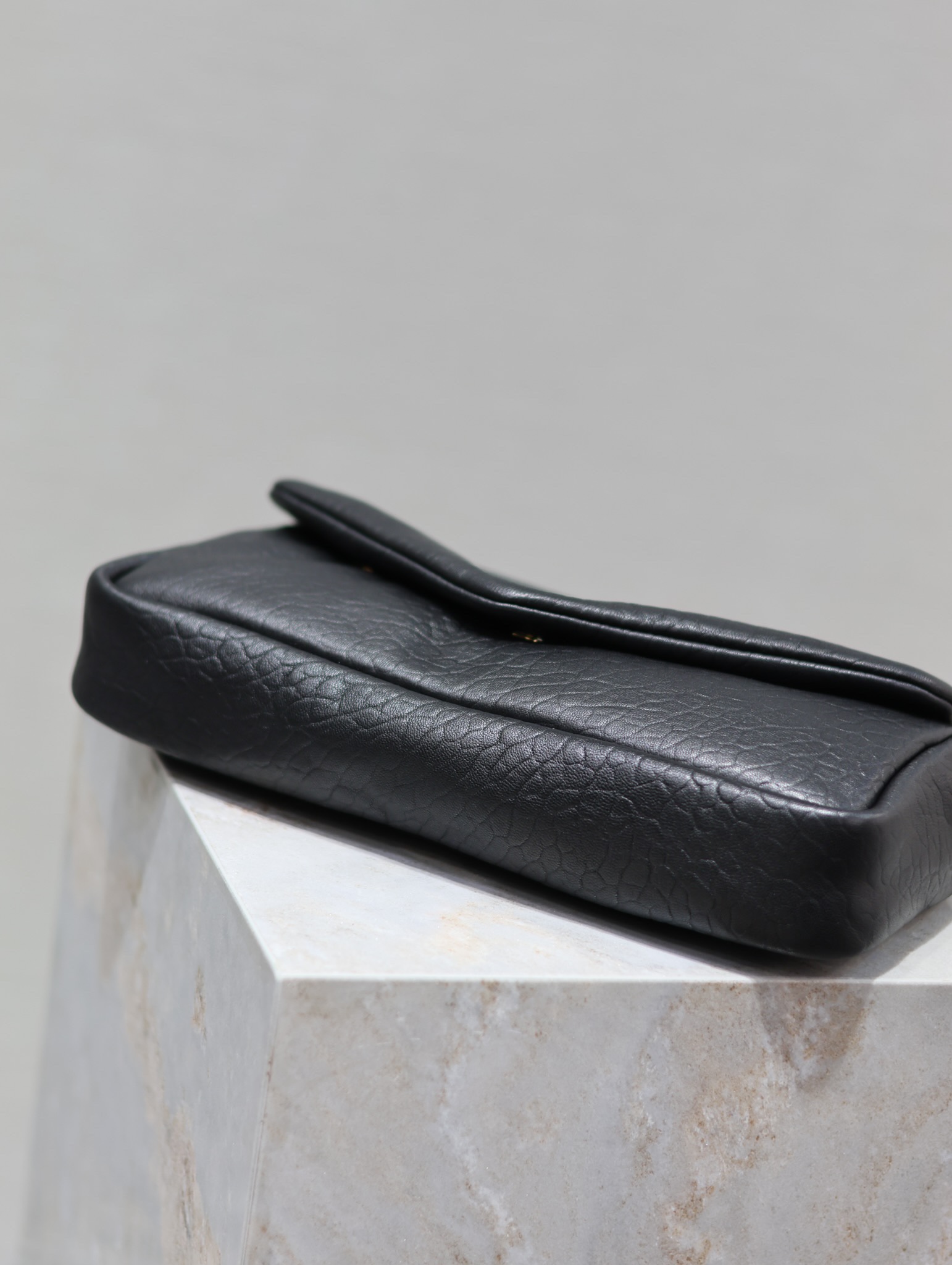 [TOP] Yves Saint Laurent YSL Lambskin Chain Bags 26×14×7cm - Black&GHW