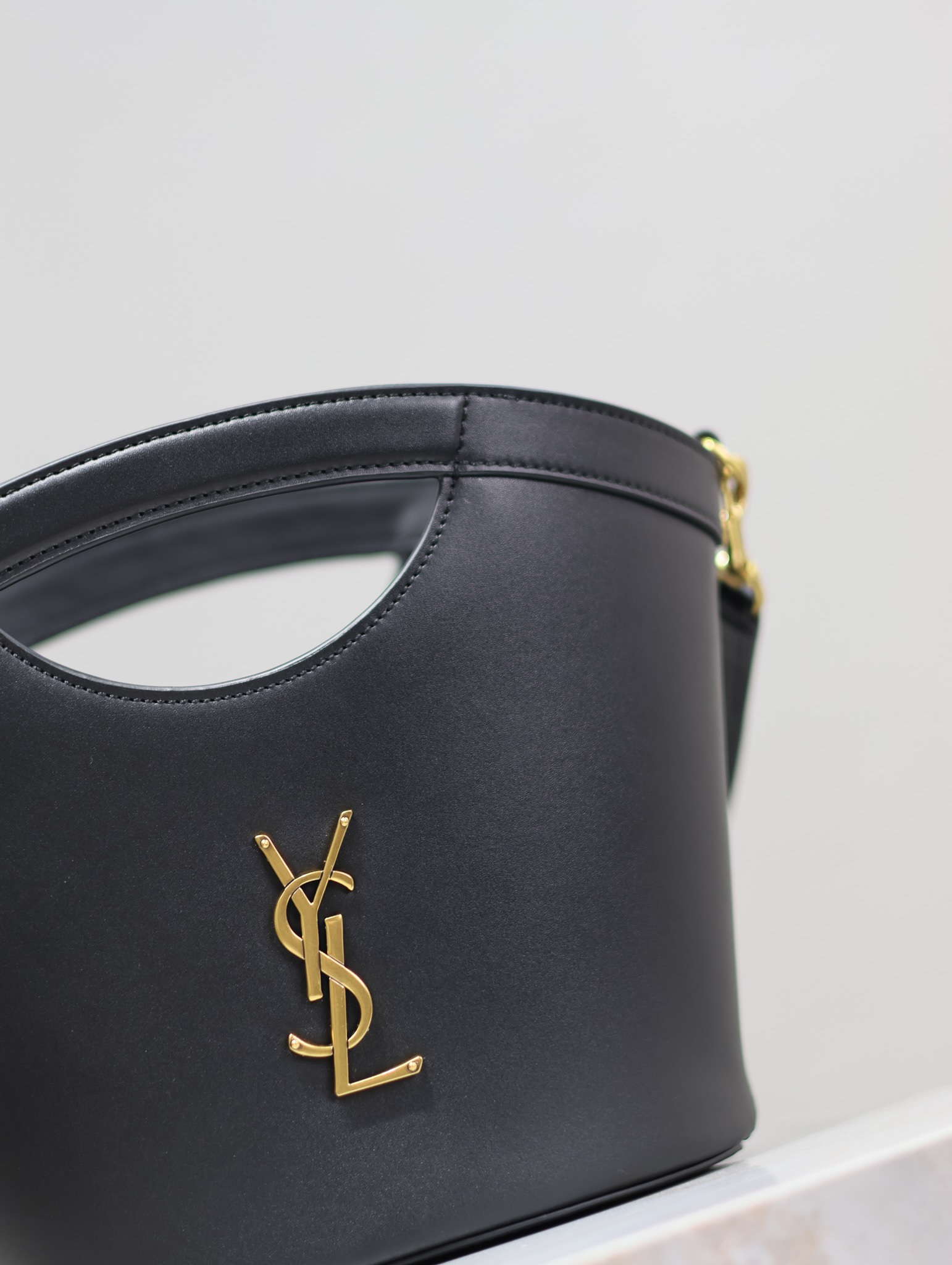 [TOP] Yves Saint Laurent YSL New Tote Fan-Shaped Vegetable Basket Bag 30X20X10.5cm - Black&GHW
