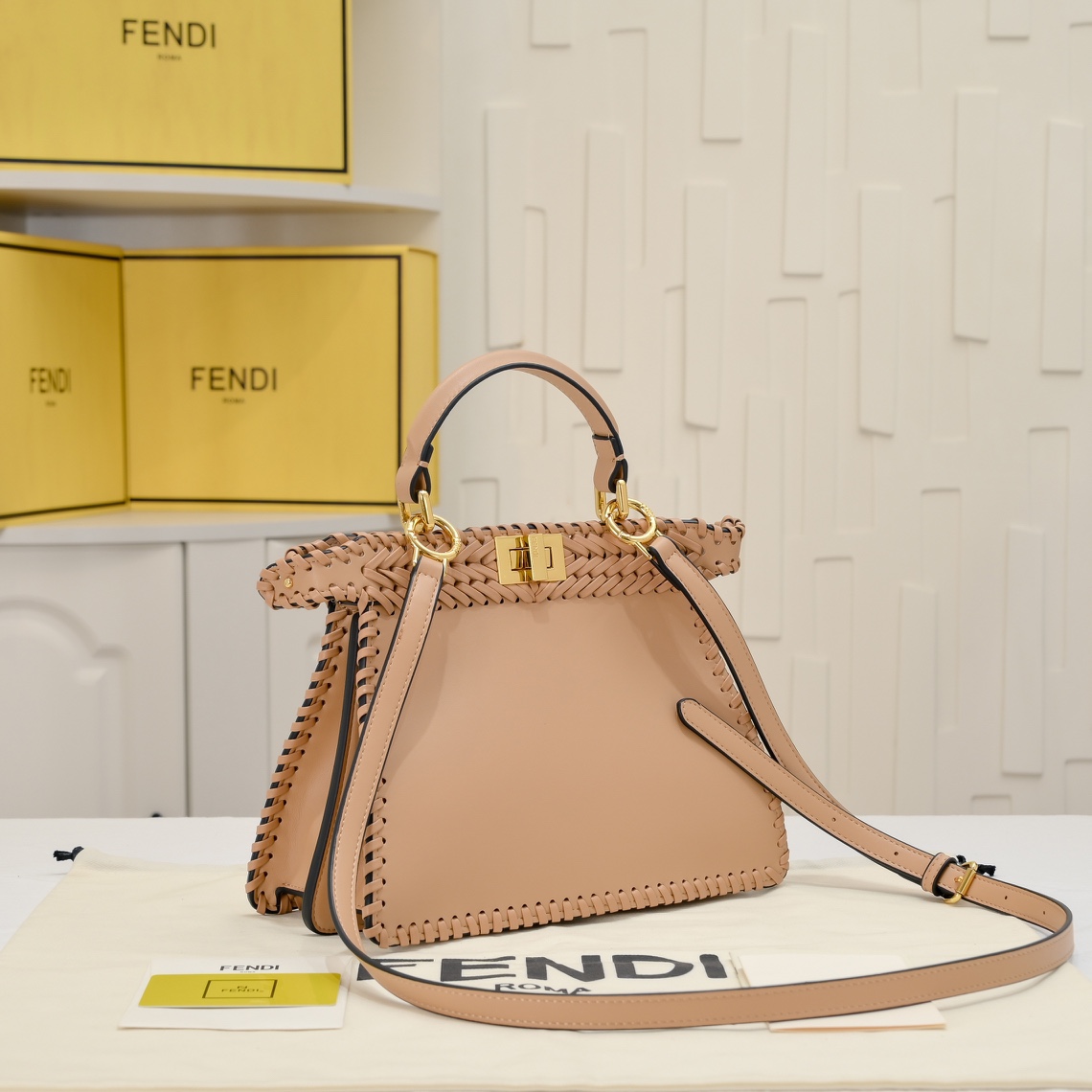 [TOP] FENDI Peekaboo ISeeU Small 27×15×6cm - Apricot Color