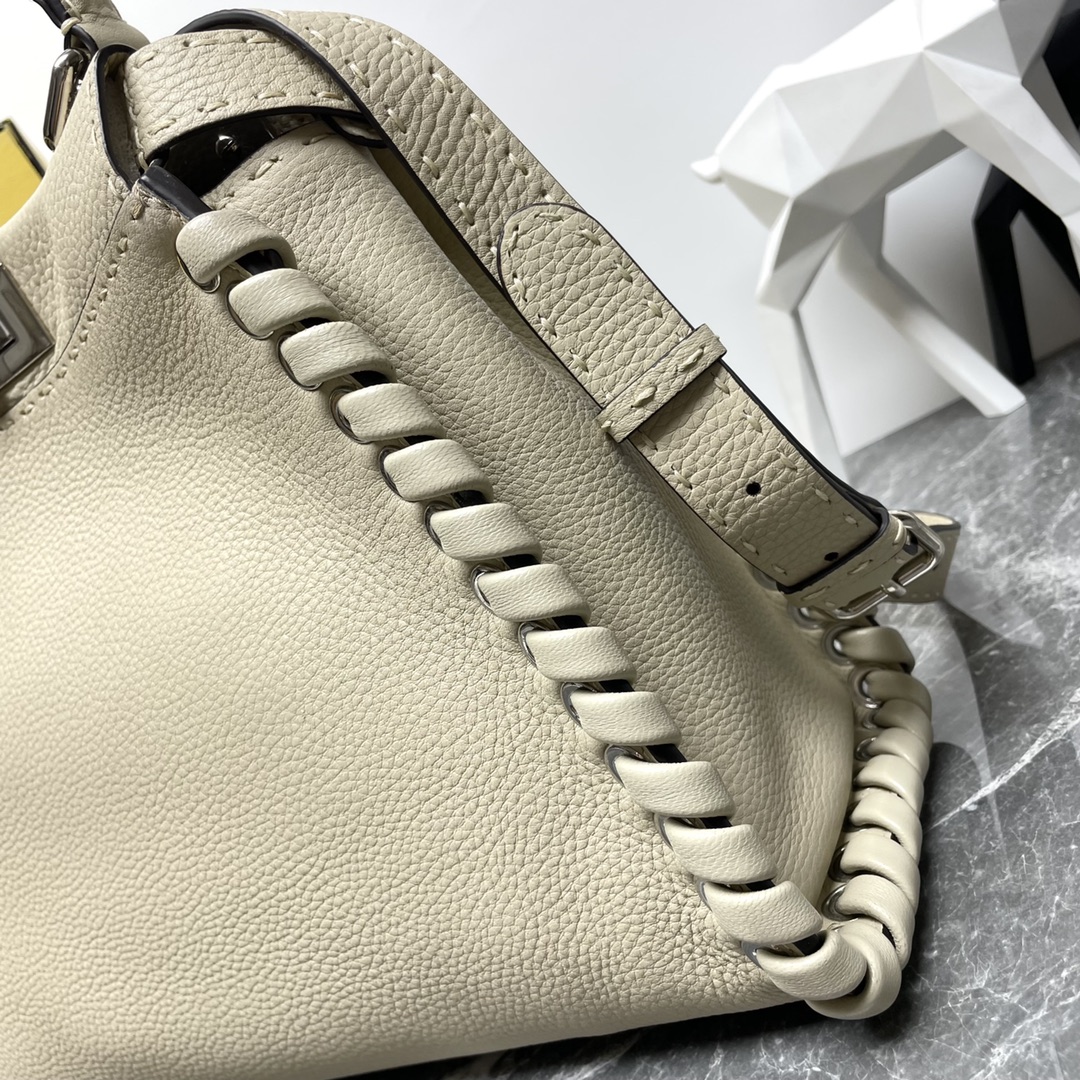 [TOP] FENDI Calfskin Peekaboo ISeeU Medium 33-12-16cm - SHW